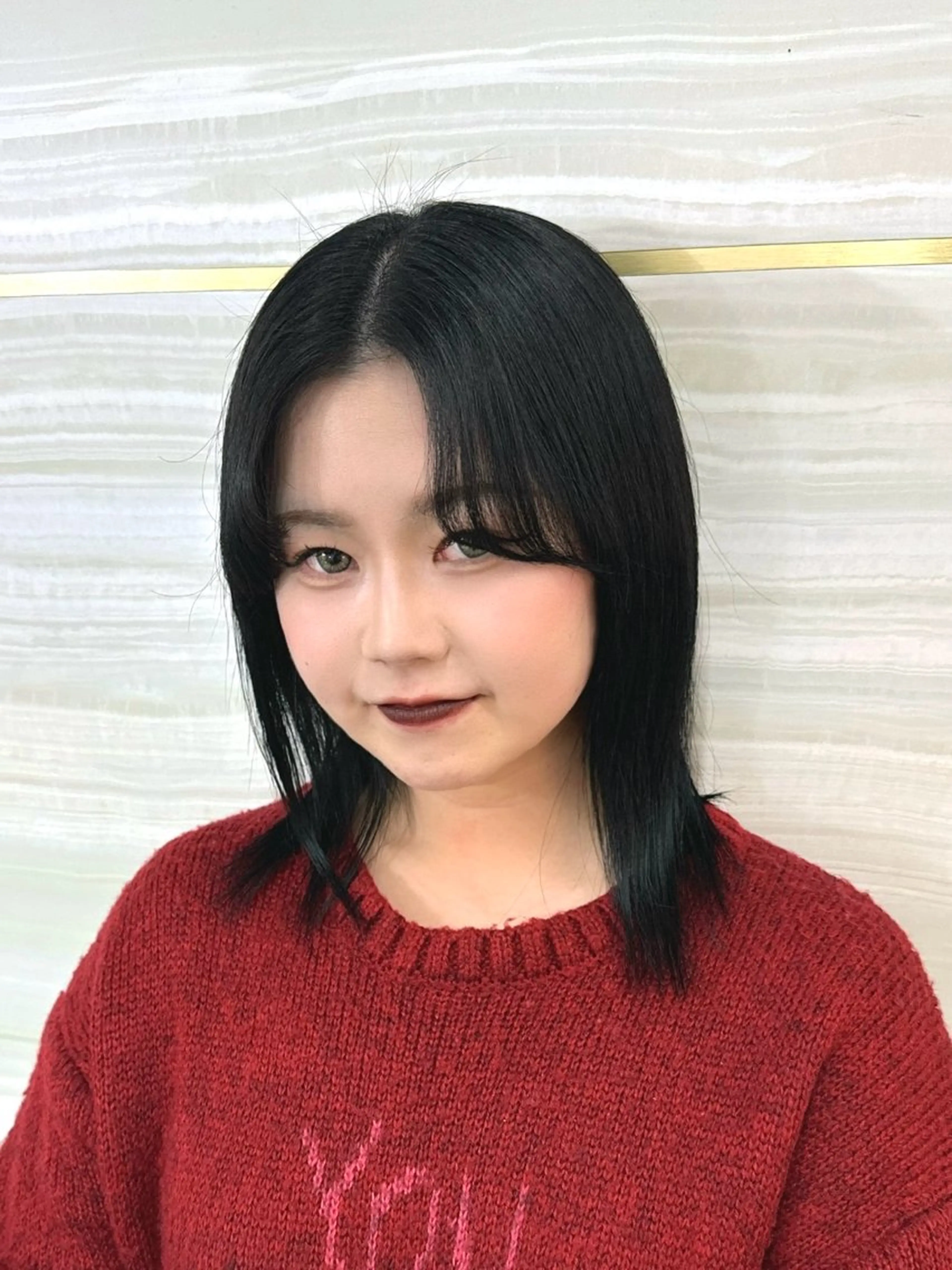 セミロング カラー カット ヘアカラー 🩶mana🩶艶髪 /カラーオンカラーのヘアスタイル