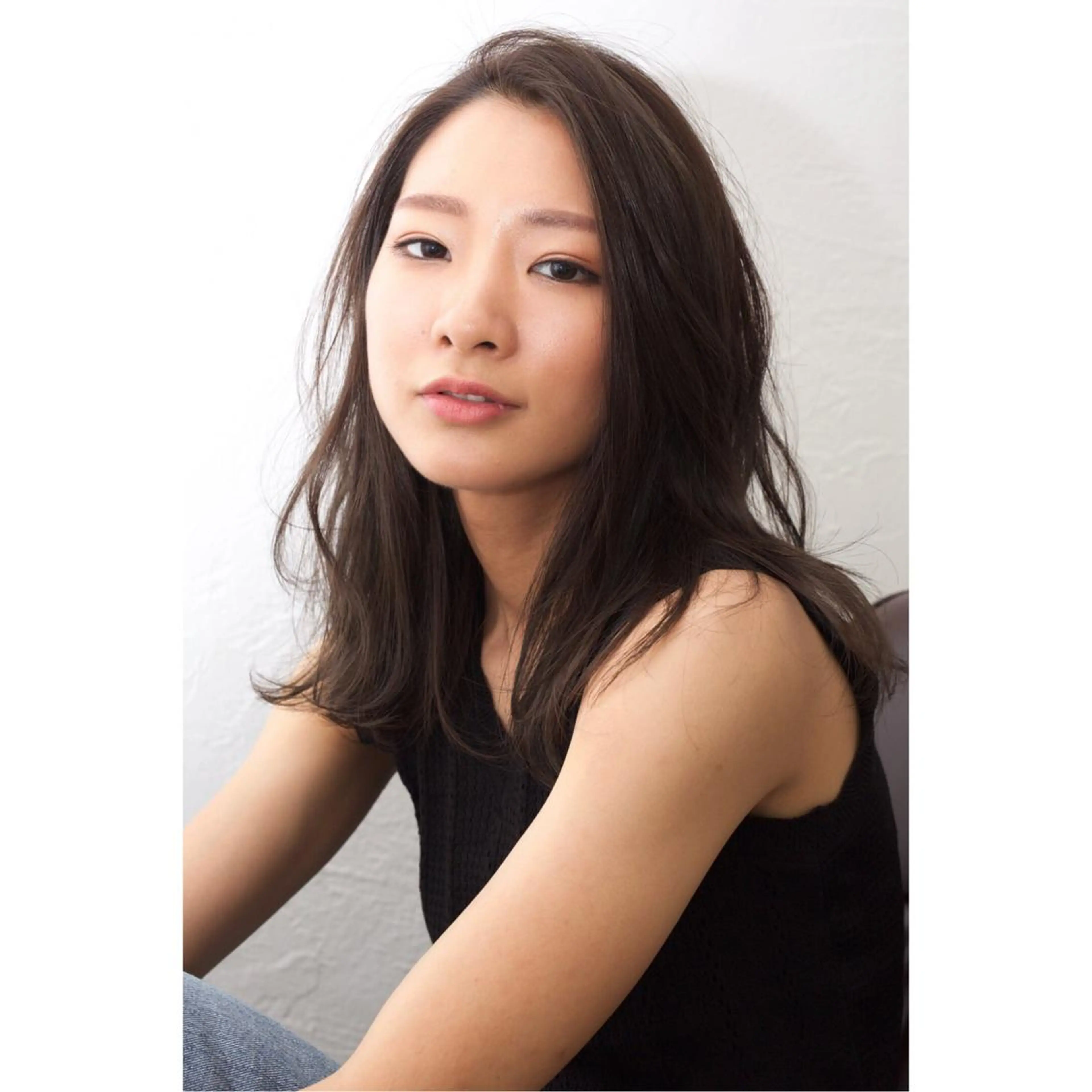 セミロング カラー グレージュ ハイライトカラー ハイライト カット ヘアカラー fio マナミのヘアスタイル