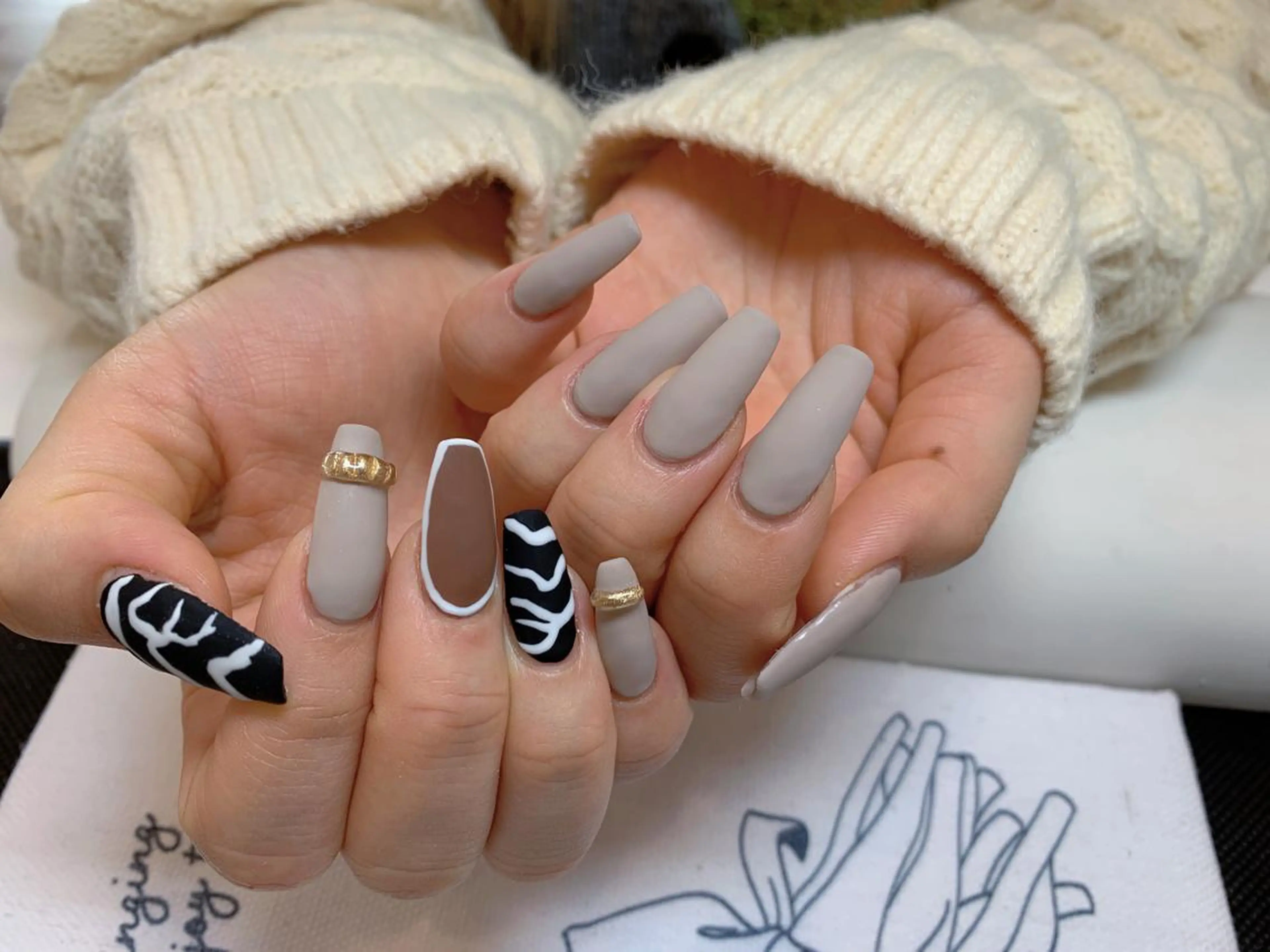 ネイル Ui_Amor (パラジェル)のネイルデザイン