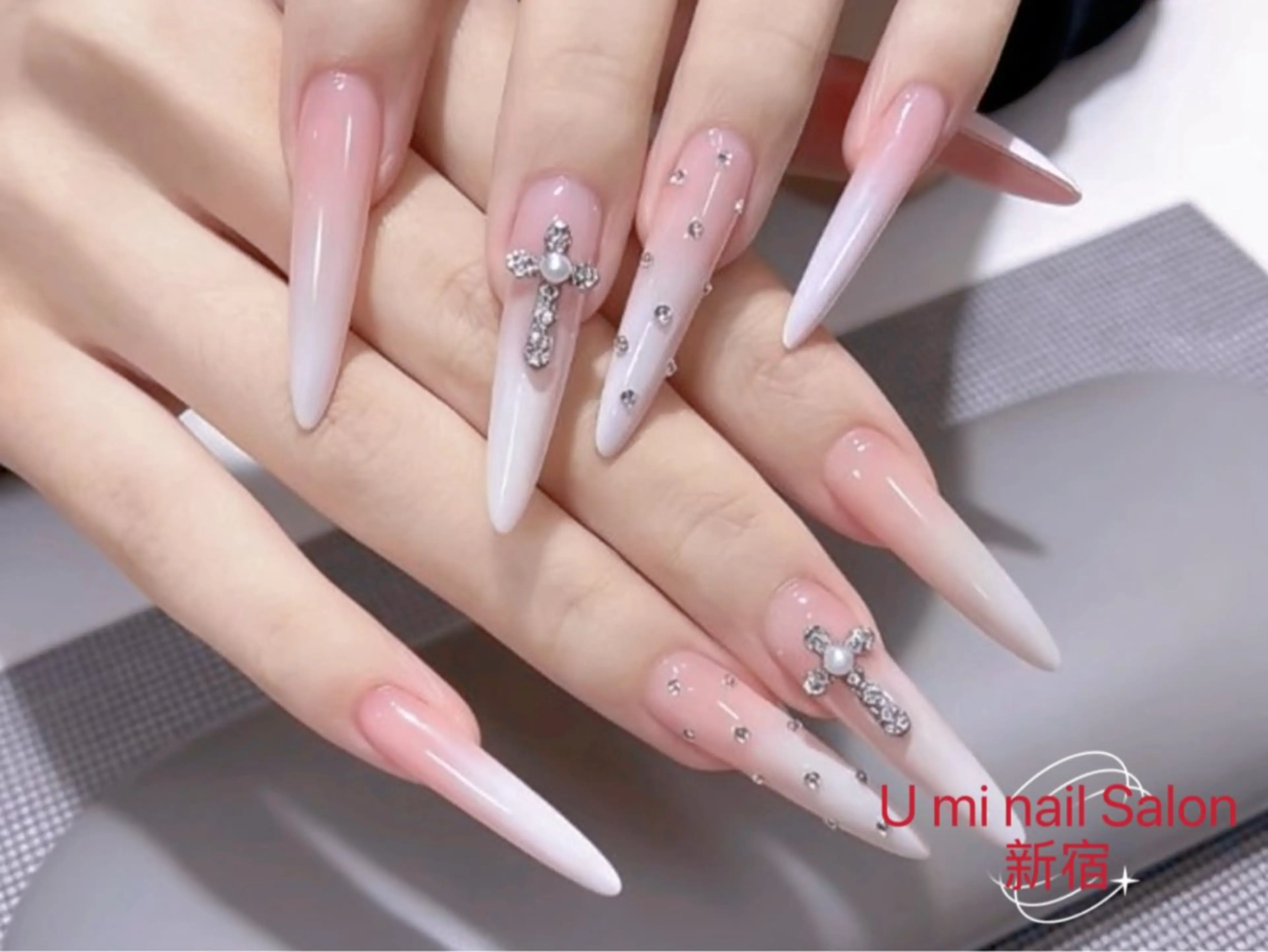 ネイル UMI ネイルサロン新宿🎀のネイルデザイン