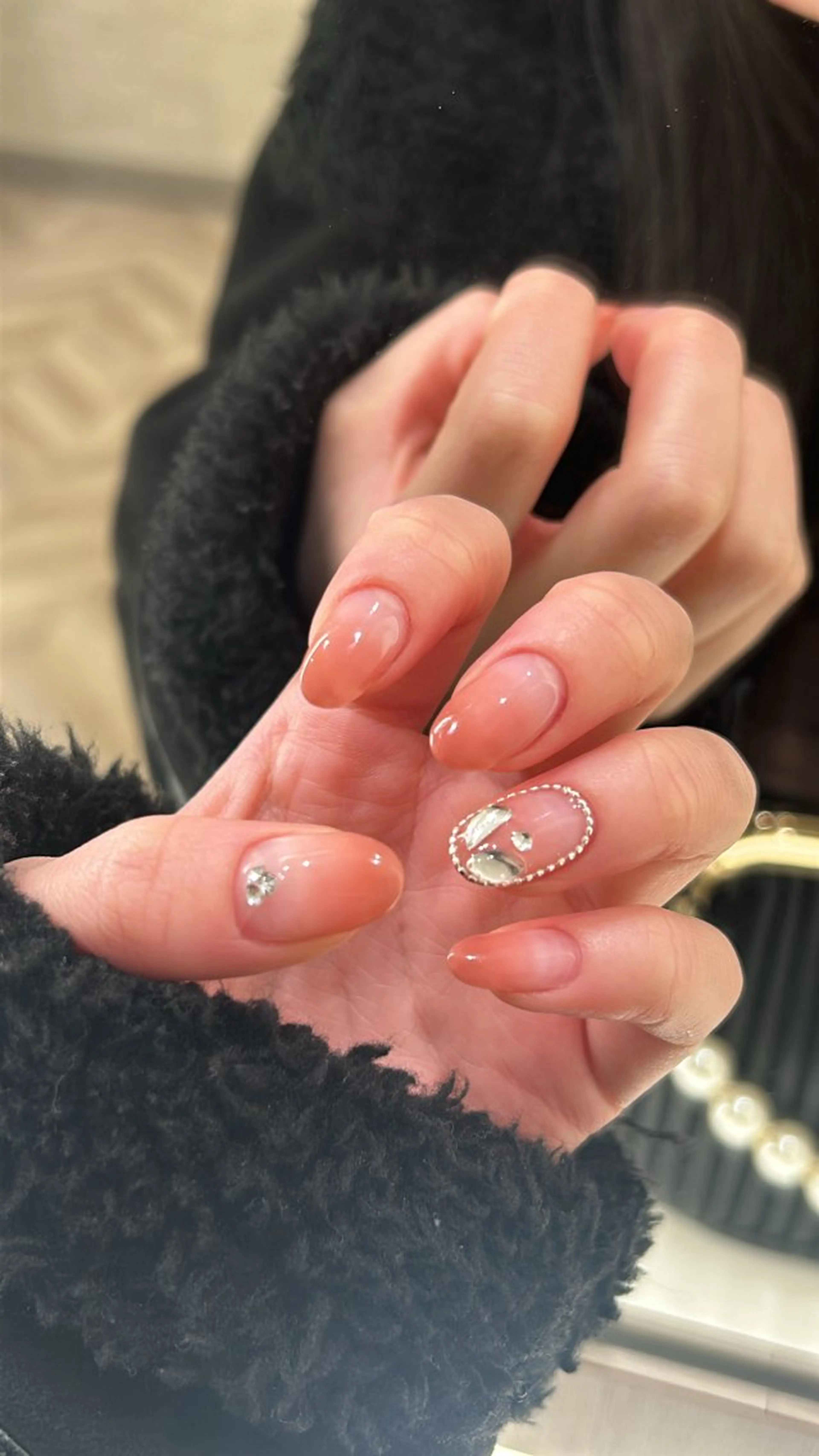 ネイル グラデーション キラキラネイル ピンク ストーンネイル 二階堂 晴菜のネイルデザイン