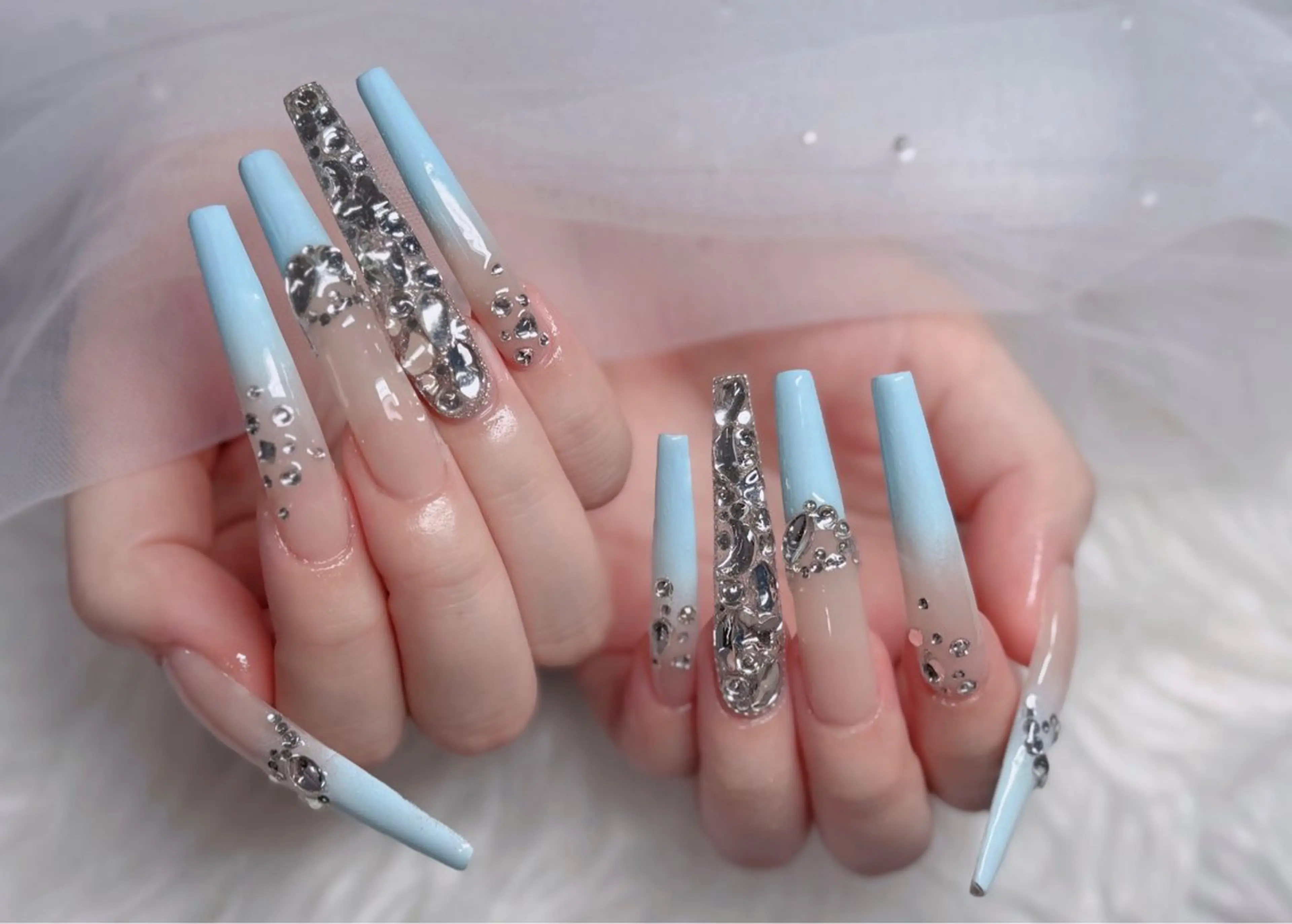 ネイル アートネイル ボルドー フレンチネイル ジェルネイル 氷ネイル・うるうるネイル ハンドネイル H.baby Nail Salonのネイルデザイン