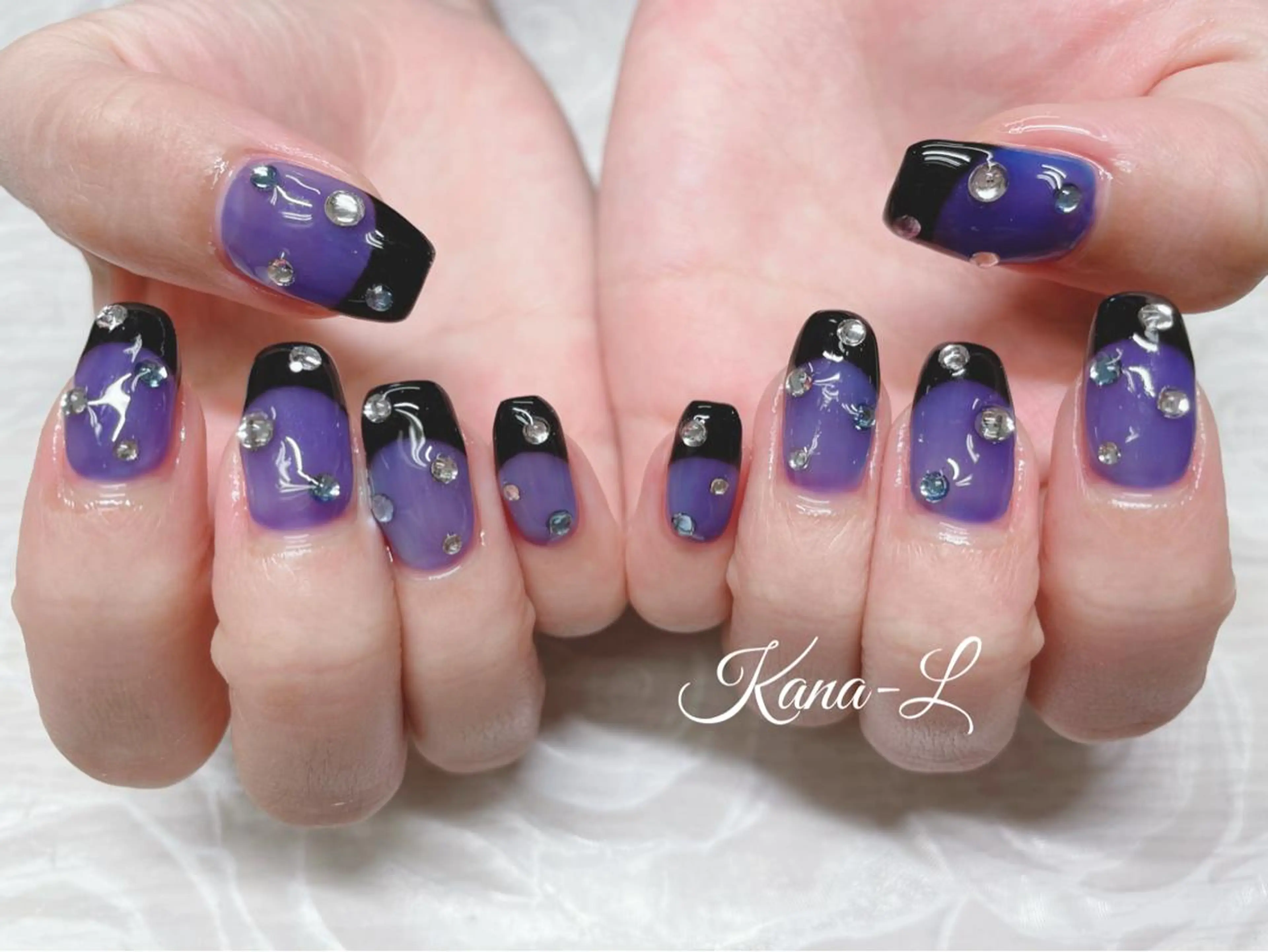 カラー ネイル フレンチネイル ストーンネイル 芦辺 香奈のネイルデザイン
