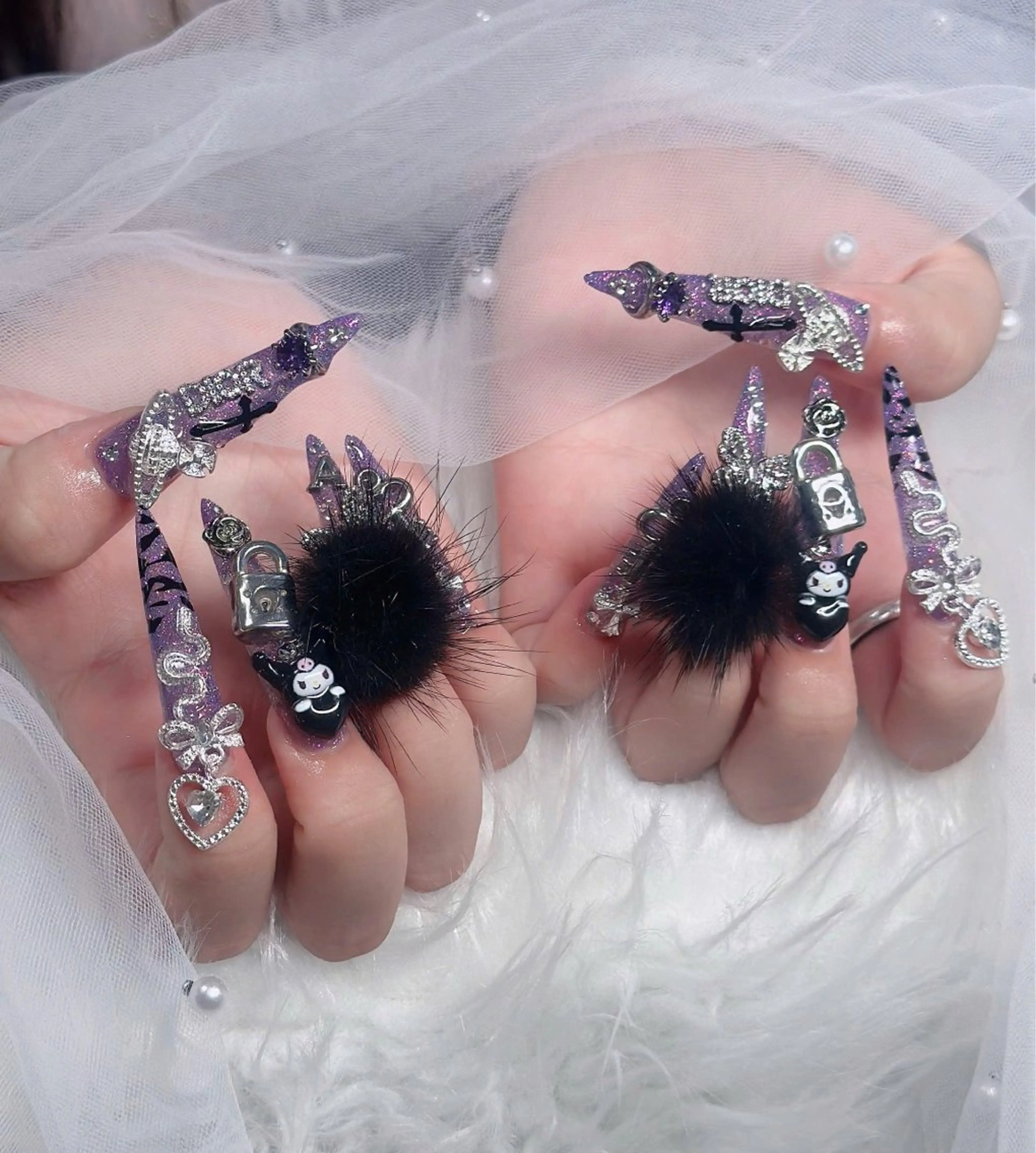 ネイル オーロラネイル フレンチネイル ジェルネイル ハロウィン キラキラネイル ハンドネイル H.baby Nail Salonのネイルデザイン