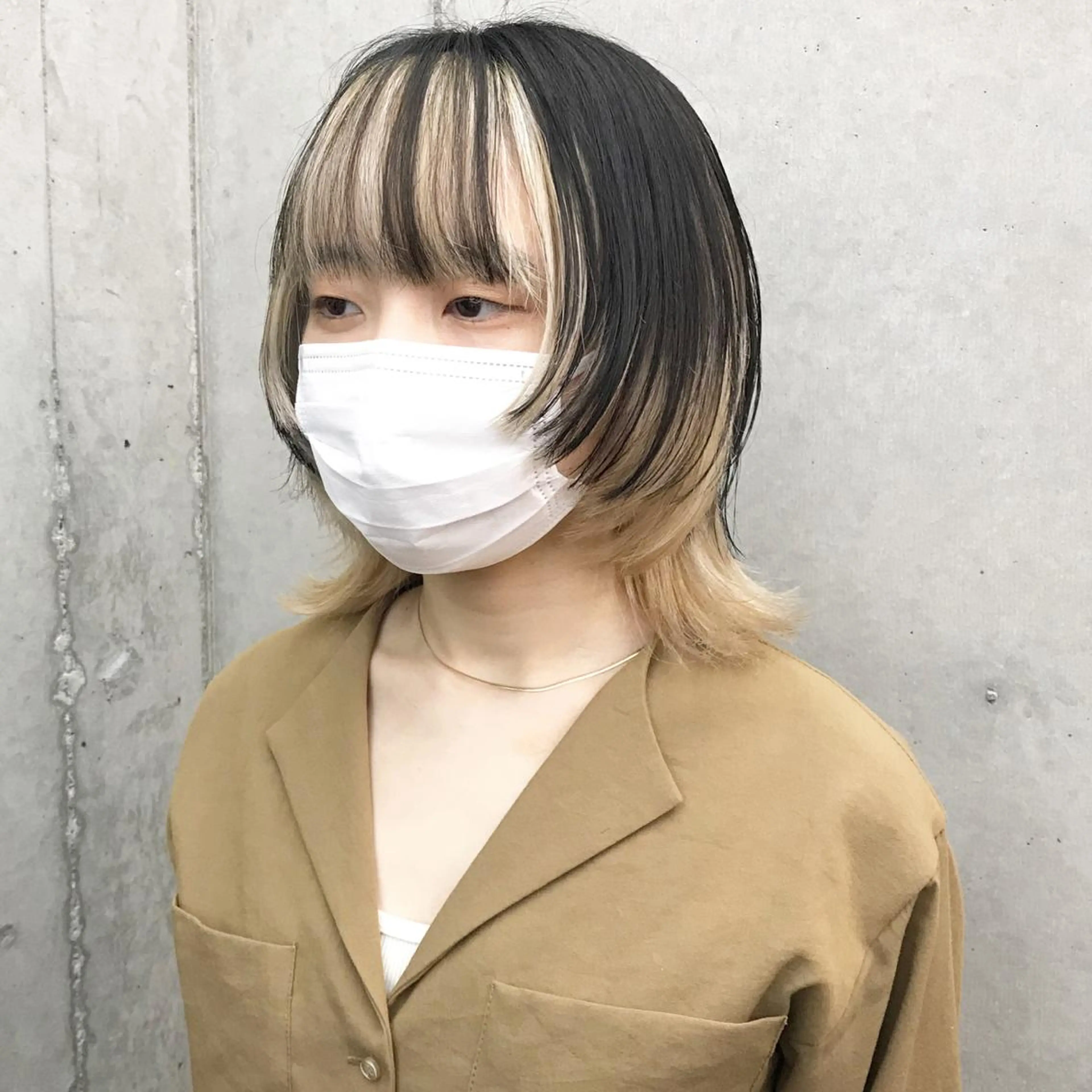 ミディアム カラー メンズ メンズブリーチ メンズウルフカット ベージュカラー ブリーチ ケアブリーチ カット ヘアカラー トリートメント ヘアセット ✂︎ウルフ・ショート ✂︎MIKUNIのヘアスタイル