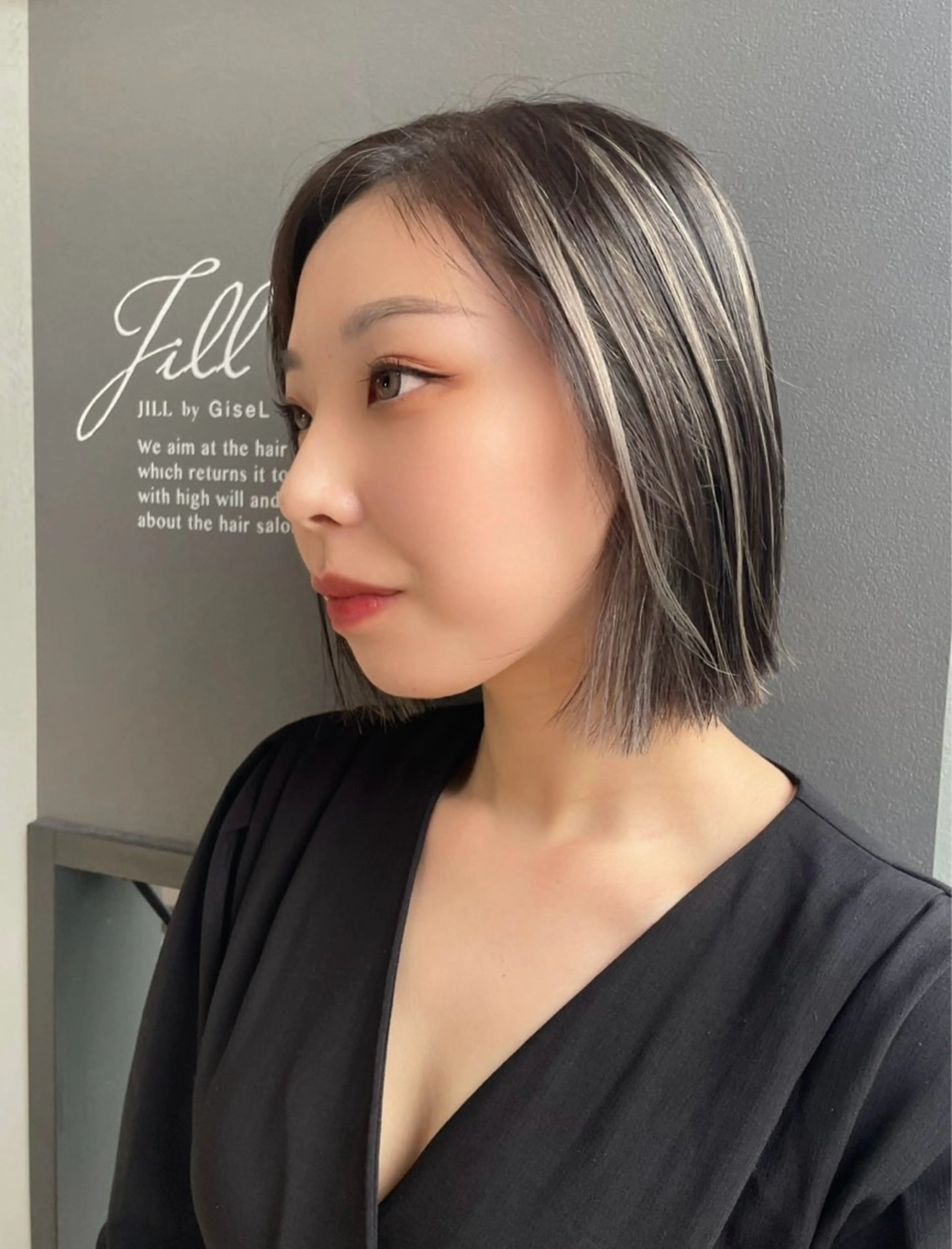 カラー ハイライトカラー カット ヘアカラー AIRI layer cut hairのヘアスタイル