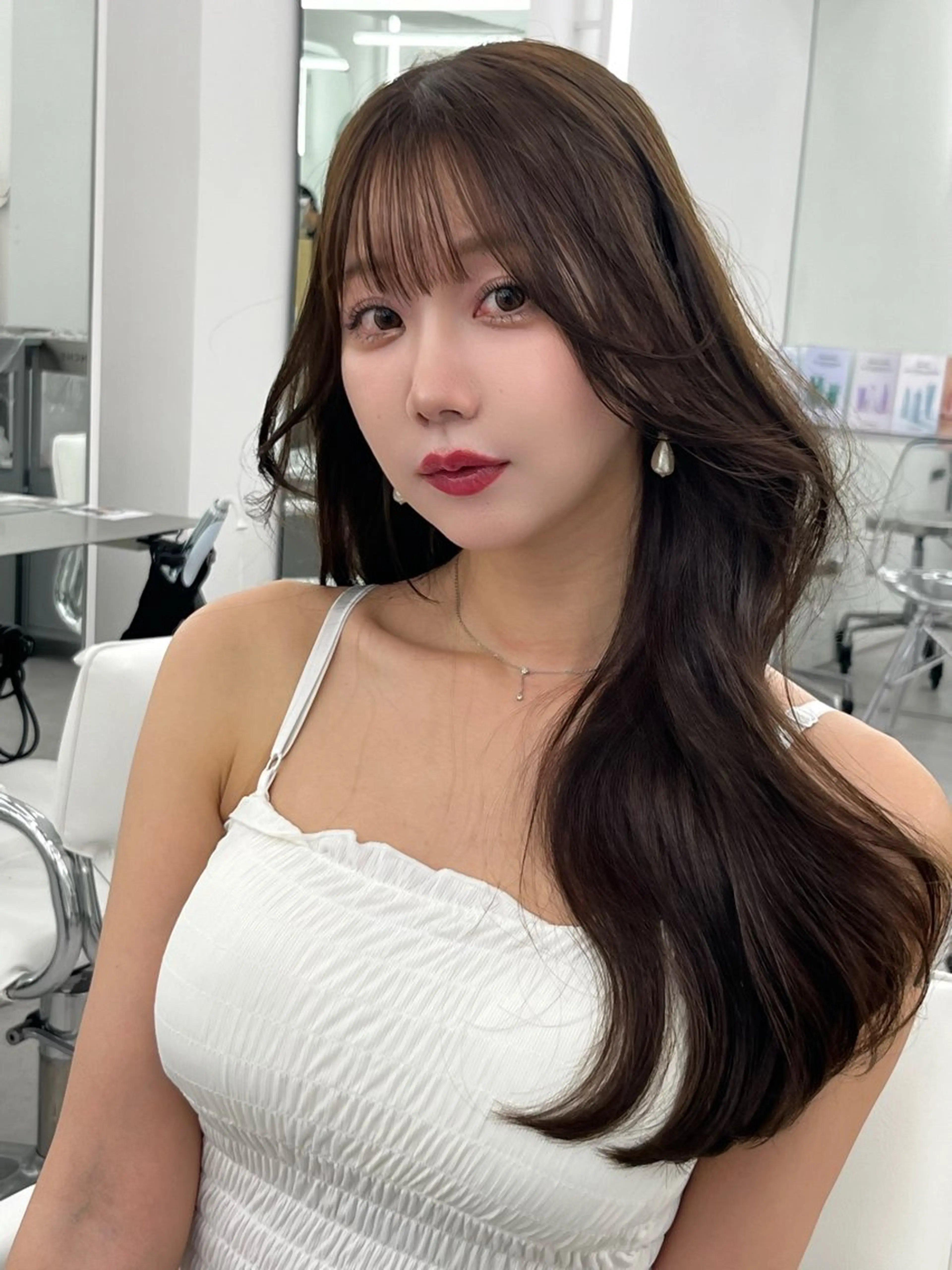 ロング アッシュ ボブ くびれヘア 顔まわりレイヤー 顔周りカット 透明感カラー✨🩵 韓国ヘアkanatoのヘアスタイル