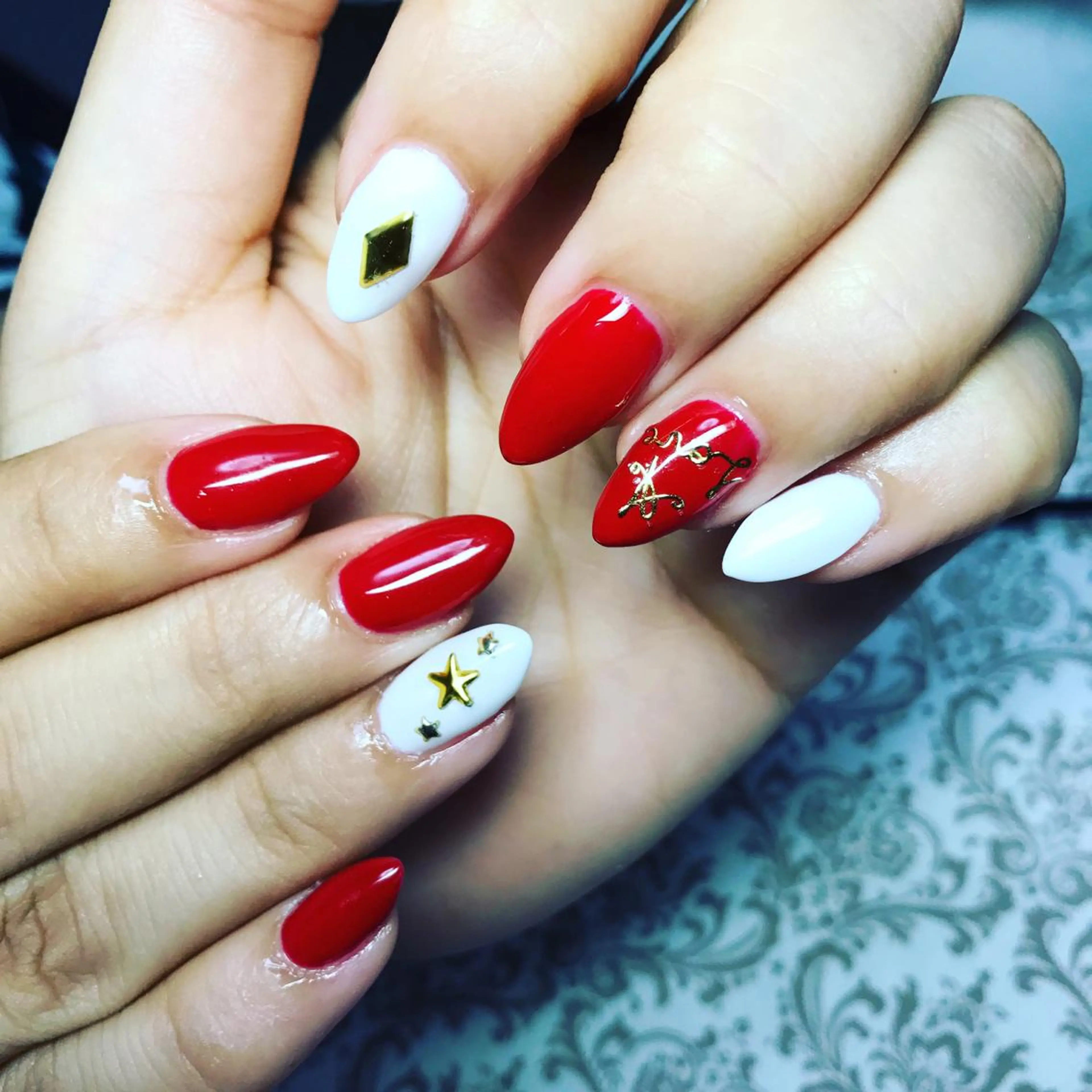 ネイル 赤色 COCO +のエステ・リラクイメージ