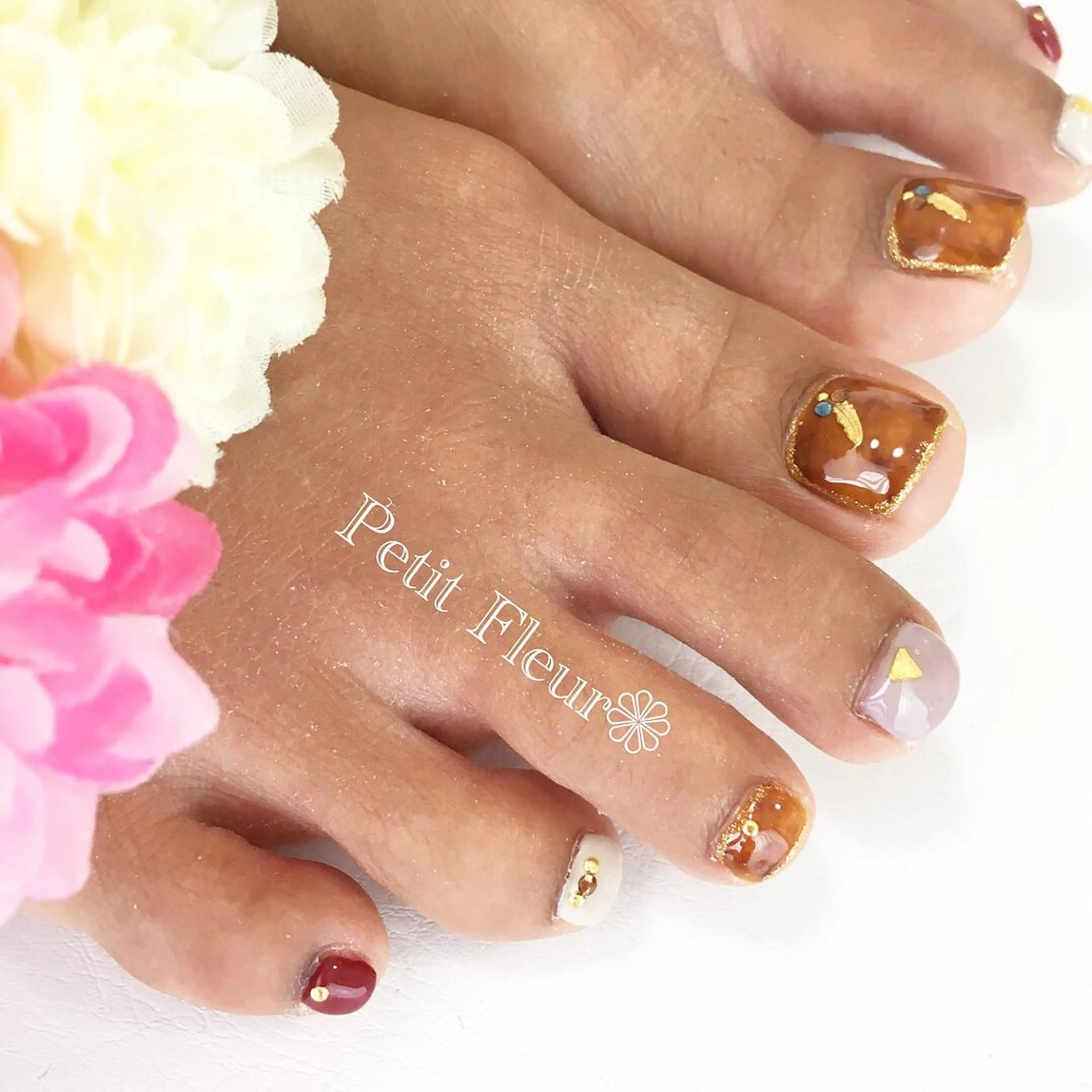 ネイル べっ甲ネイル ボルドー Petit Fleur所属・青柳 亜梨奈のマツエク・マツパデザイン