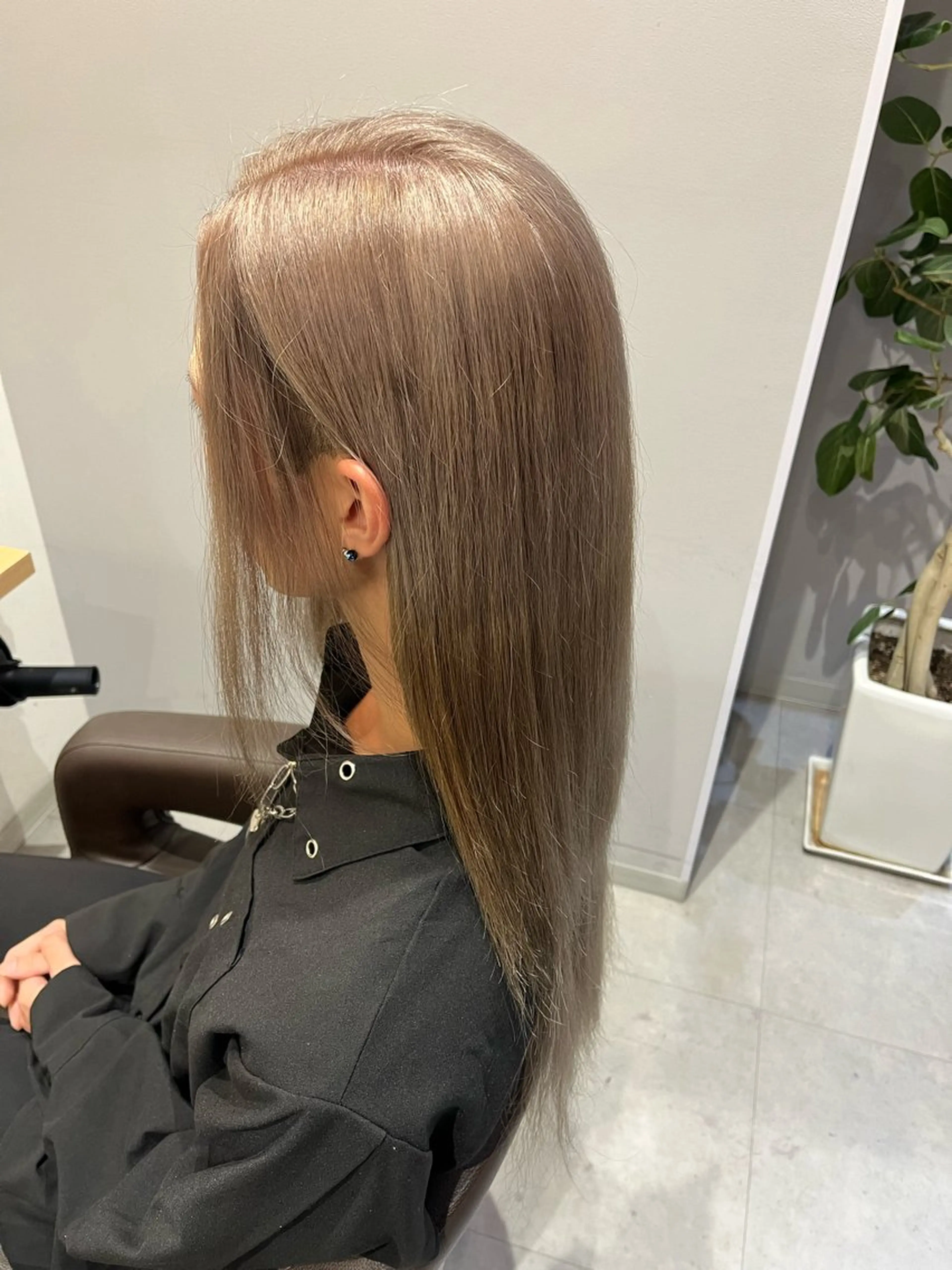 ロング カラー メンズ ダブルカラー ヘアカラー Chere 金剛店 髙木翌のヘアスタイル