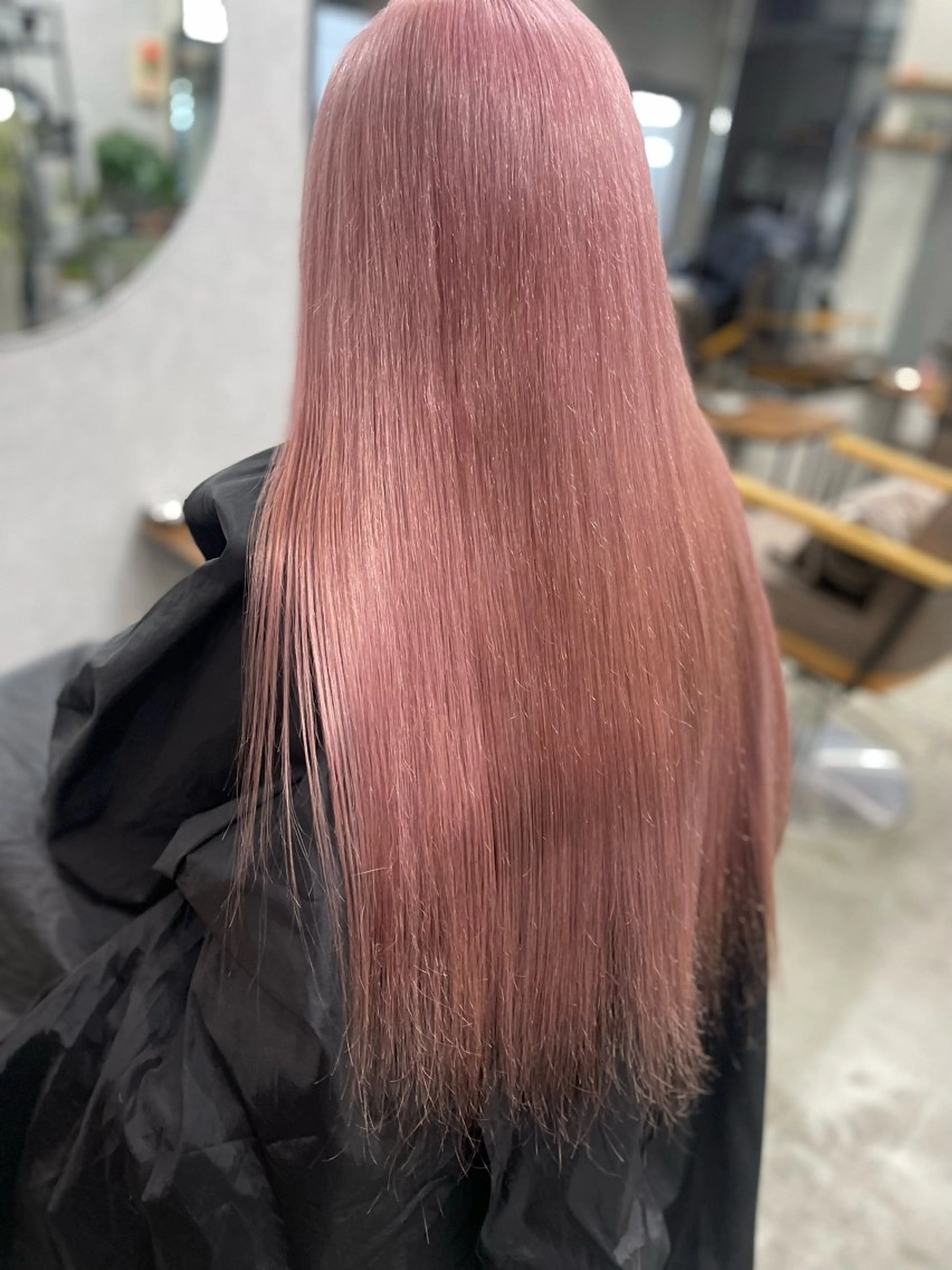 ロング カラー ピンクカラー AIRI layer cut hairのヘアスタイル