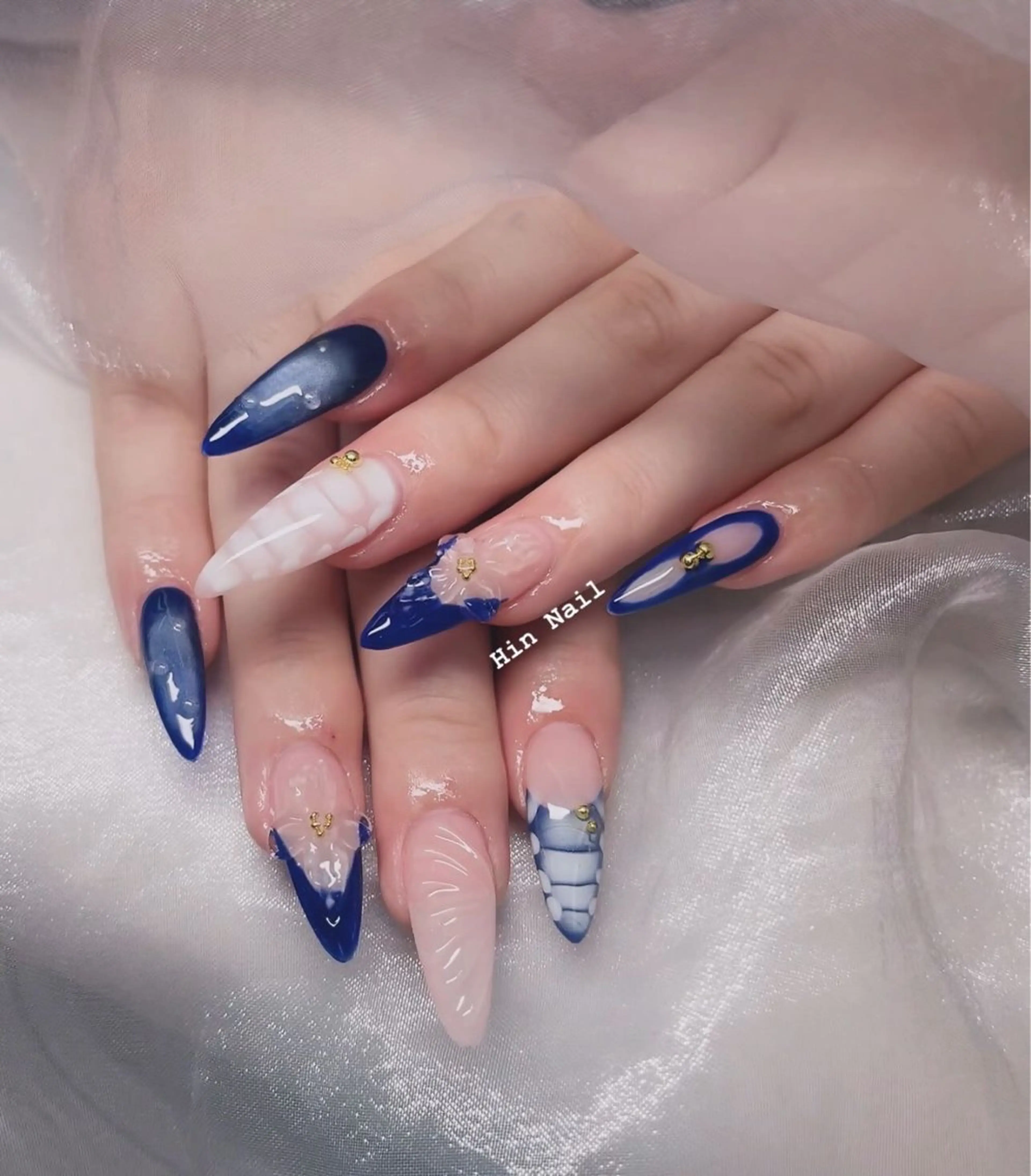 ネイル ハンドネイル Hin Nailsのネイルデザイン