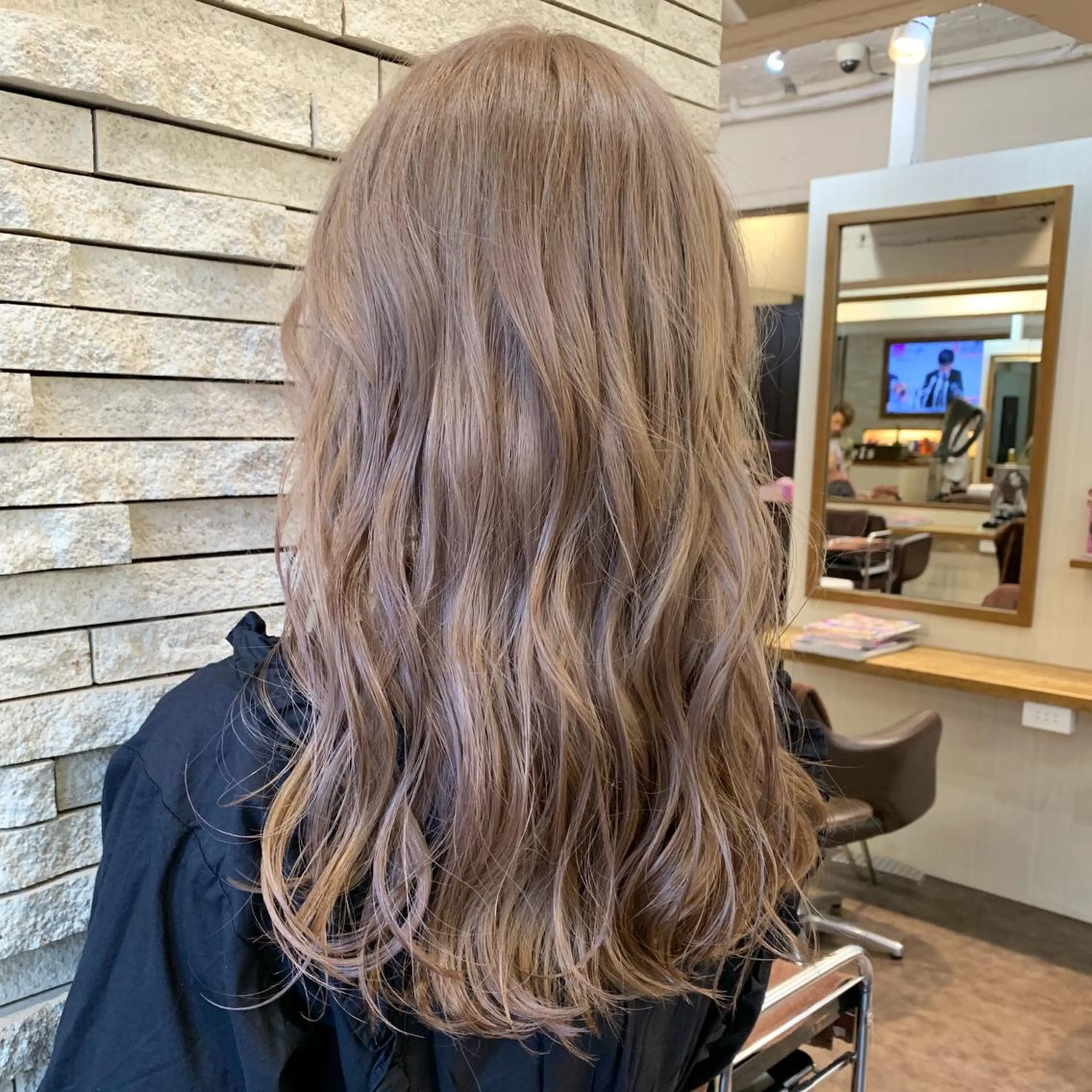 セミロング カラー ベージュカラー ブリーチ ミルクティーベージュ ヘアカラー JIL BLAN千葉所属・JIL BLAN千葉 代表 Toshikiのヘアスタイル