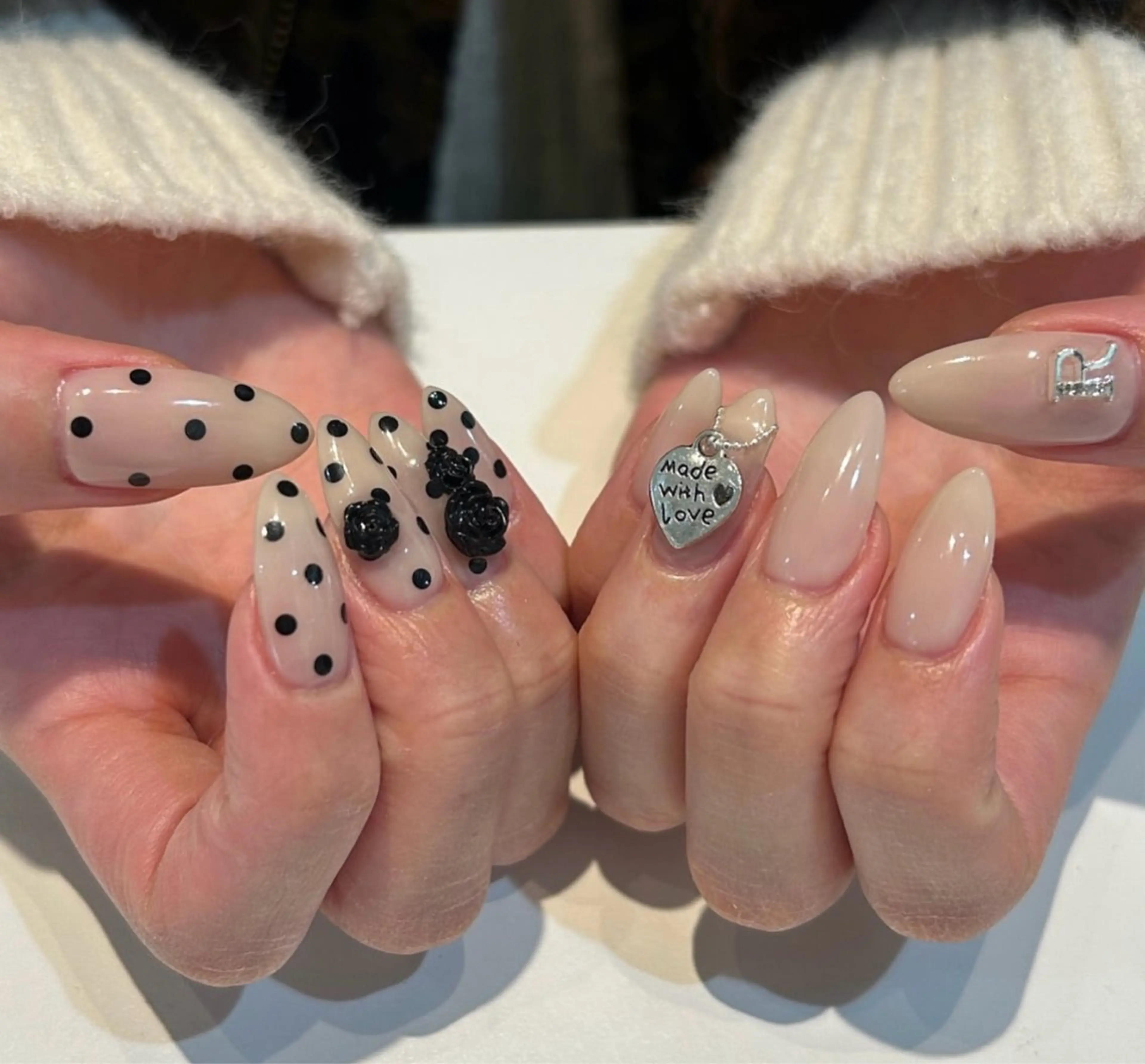 ネイル グラデーション キラキラネイル ワンカラーネイル 冬ネイル Jenn Nail Salonのネイルデザイン