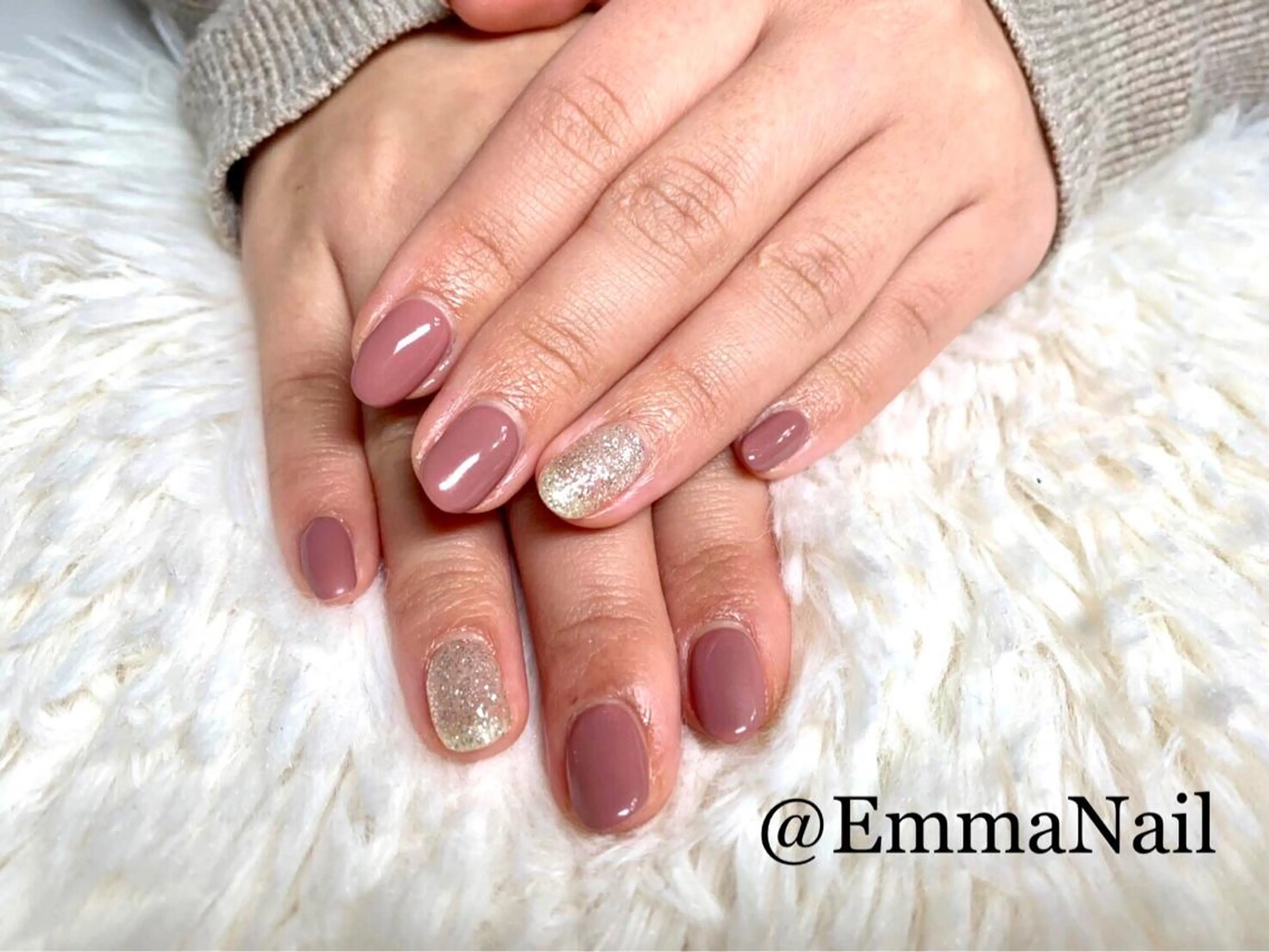 ネイル ジェルネイル オフィスネイル ワンカラーネイル ピンク ピンクベージュ ハンドネイル salon EM&A emiのネイルデザイン