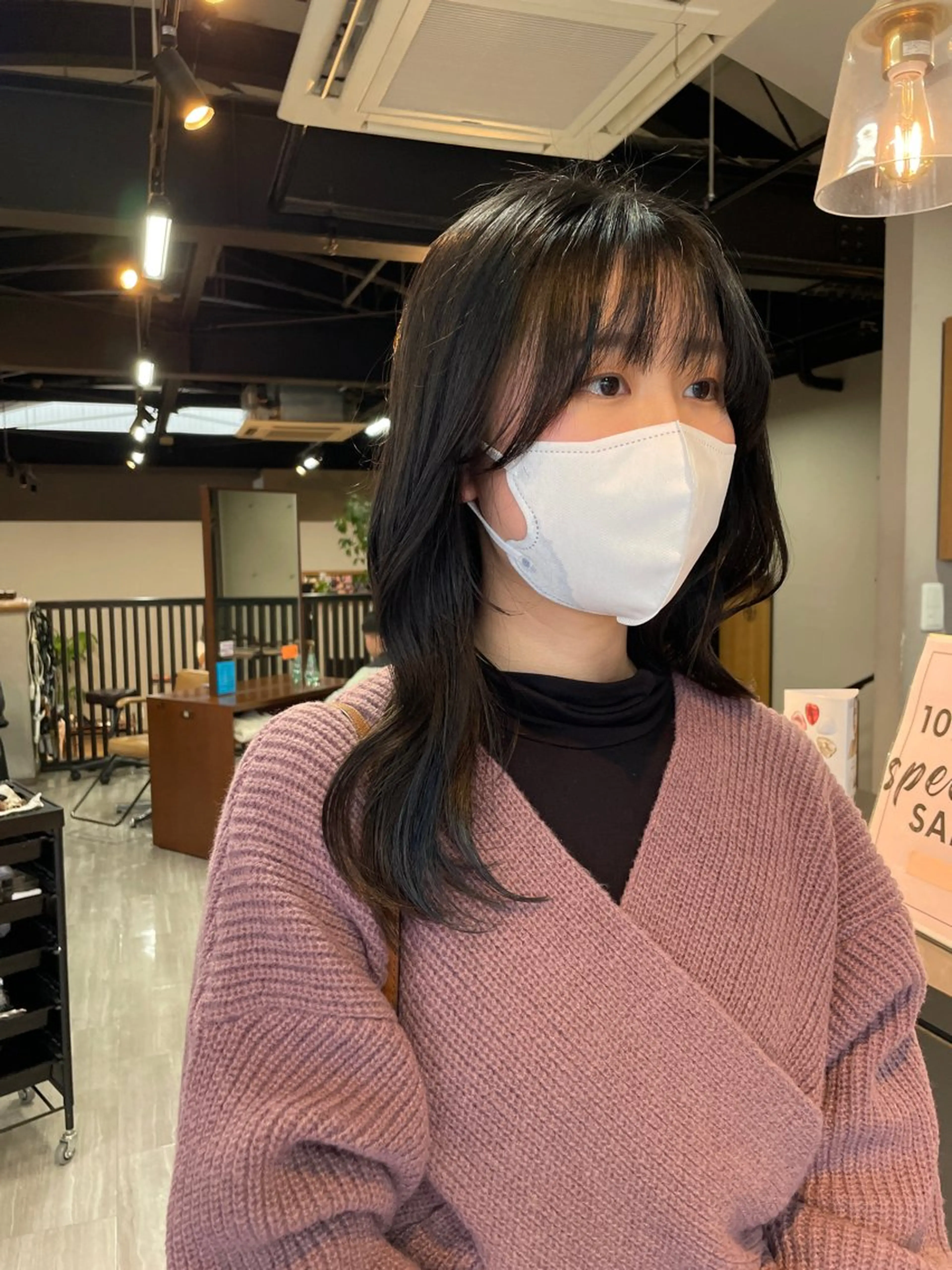 ミディアム マキノ キョウカのヘアスタイル