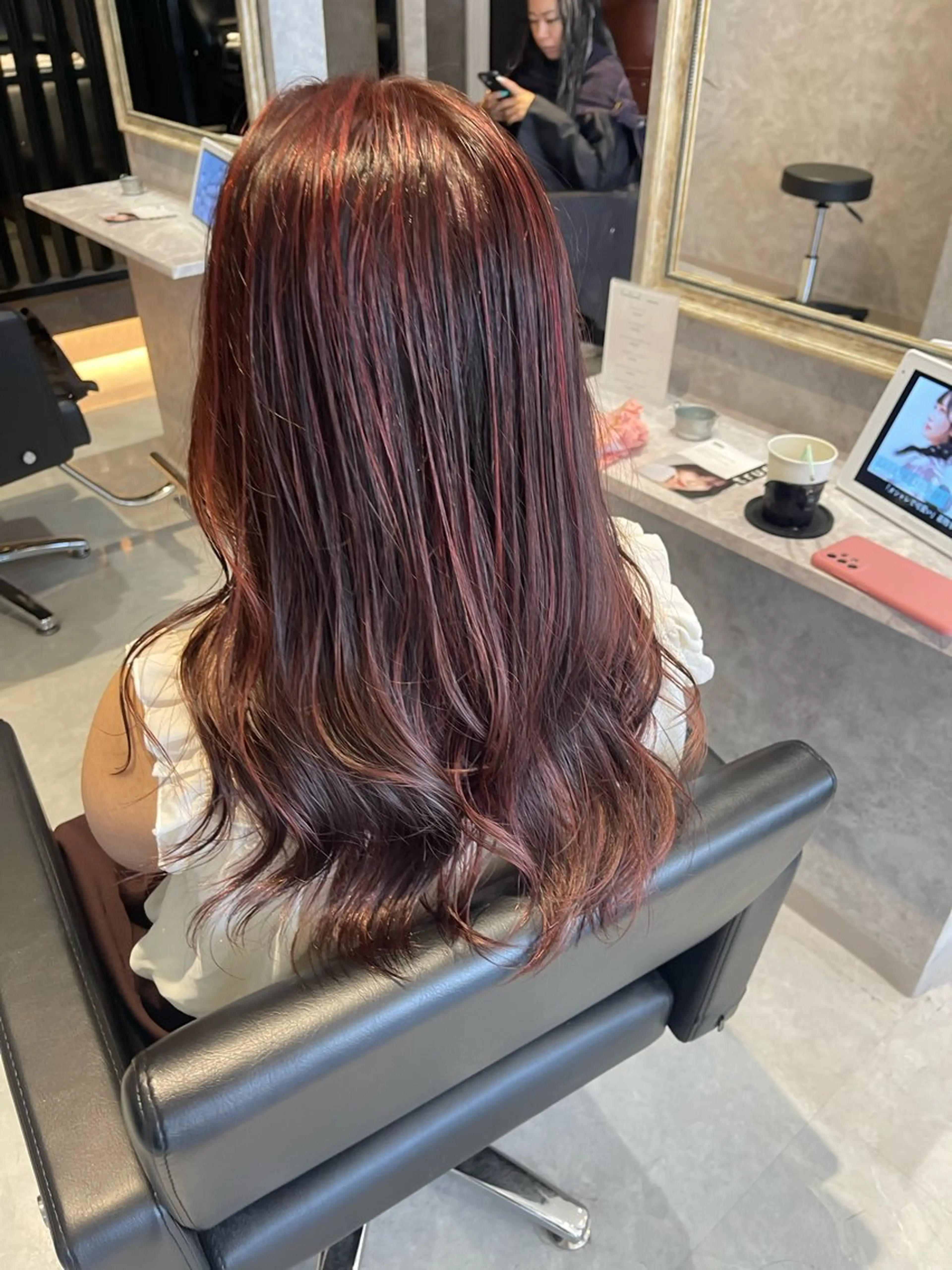 セミロング ヘアカラー ハイトーン ／ レイヤー/吉田陸斗のヘアスタイル