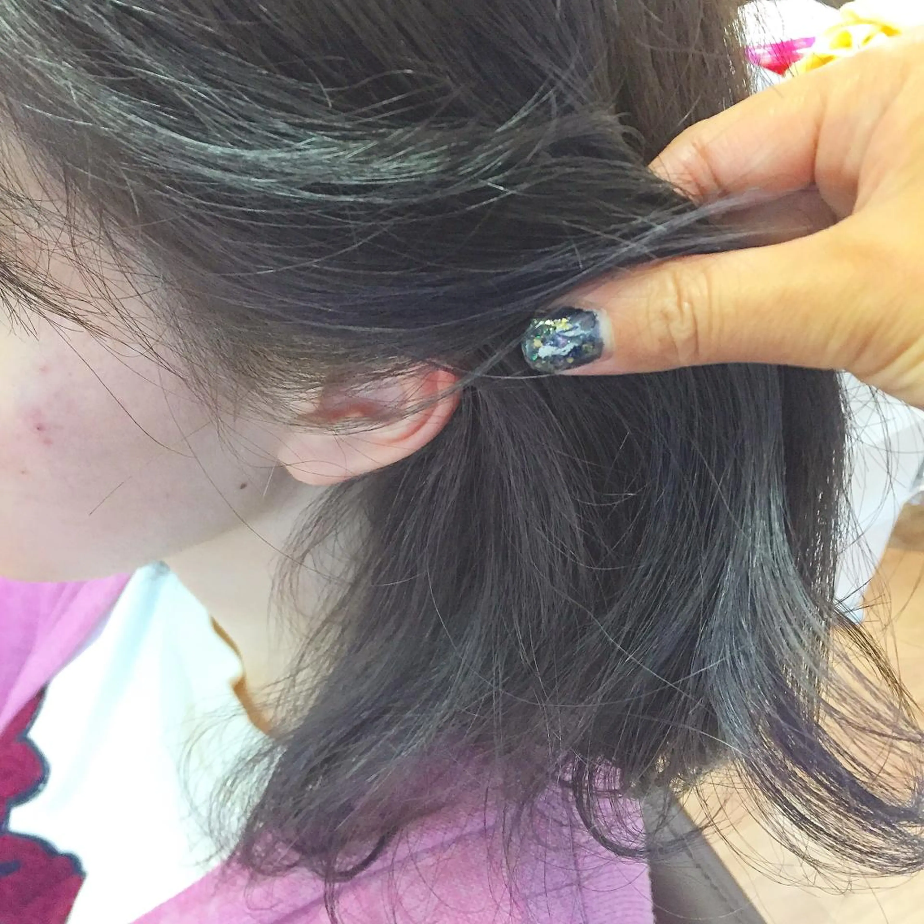 ミディアム カラー パーマ インナーカラー パープルカラー 透け感/くびれヘア/ レイヤー/カズキ🍭のヘアスタイル