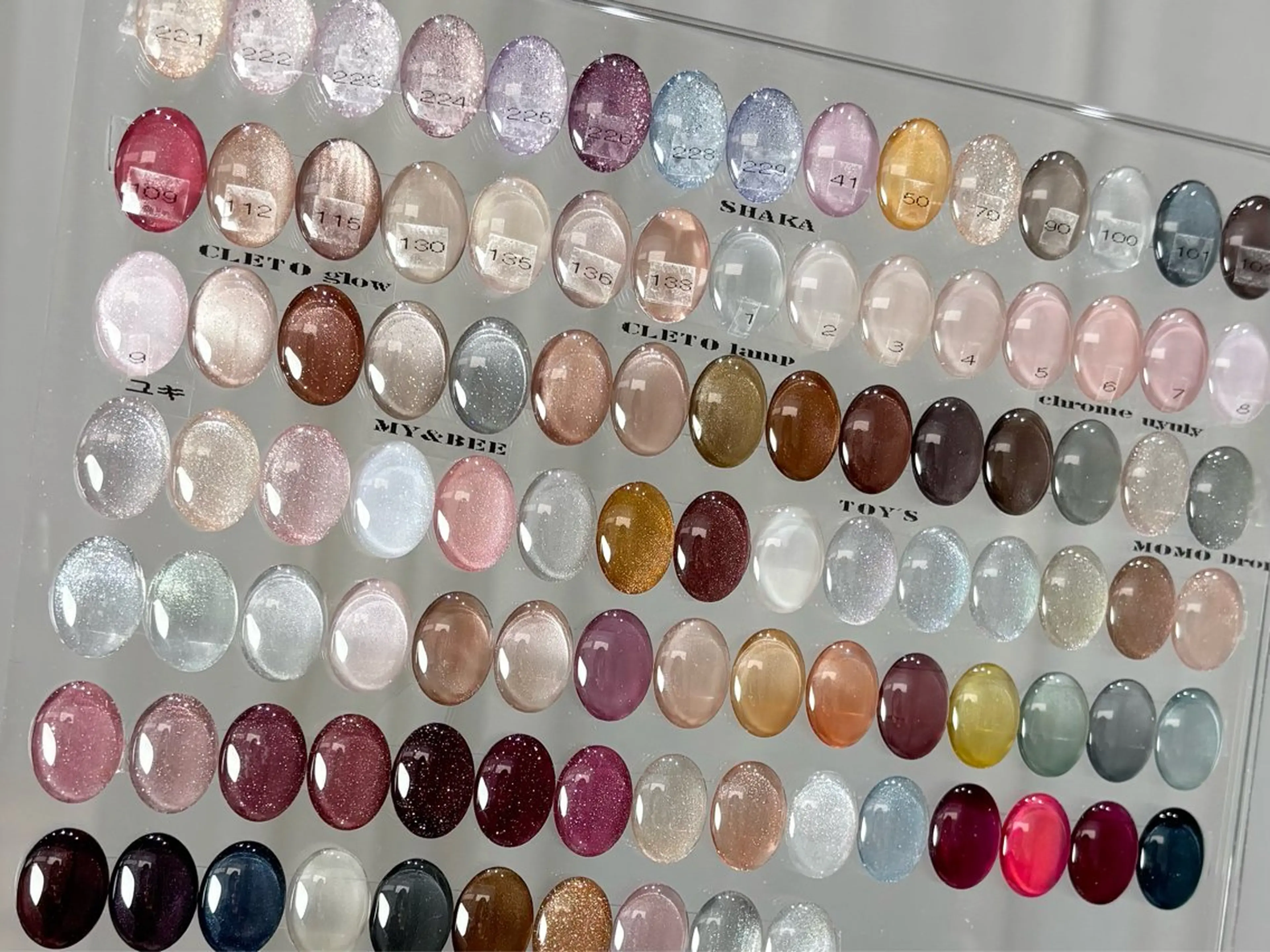 ネイル マグネットネイル ハンドネイル 毛穴に特化したサロン MYFAIRLADYのエステ・リラクイメージ