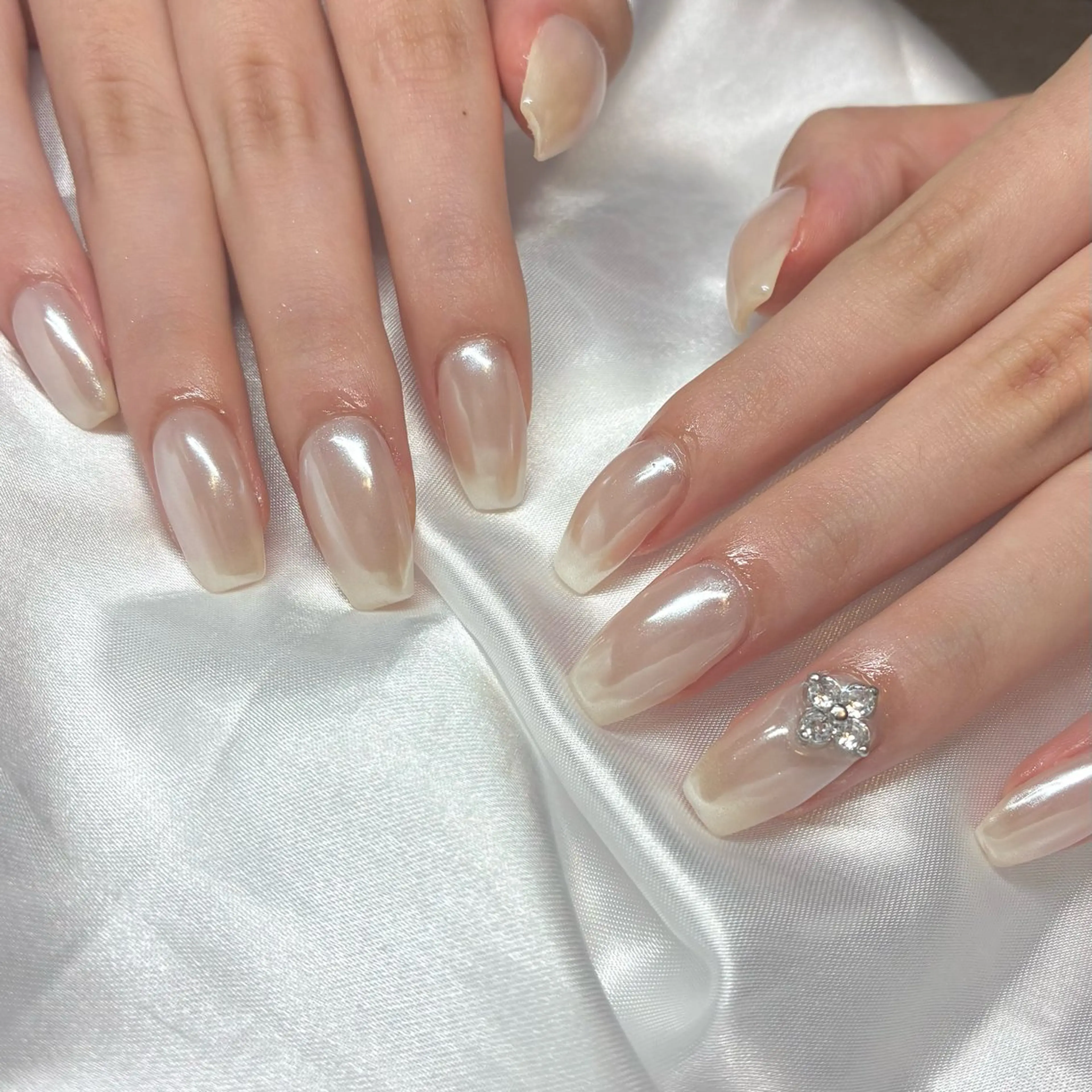 ネイル ミラーネイル ハンドネイル Nail ヌシん家 AKANEのネイルデザイン
