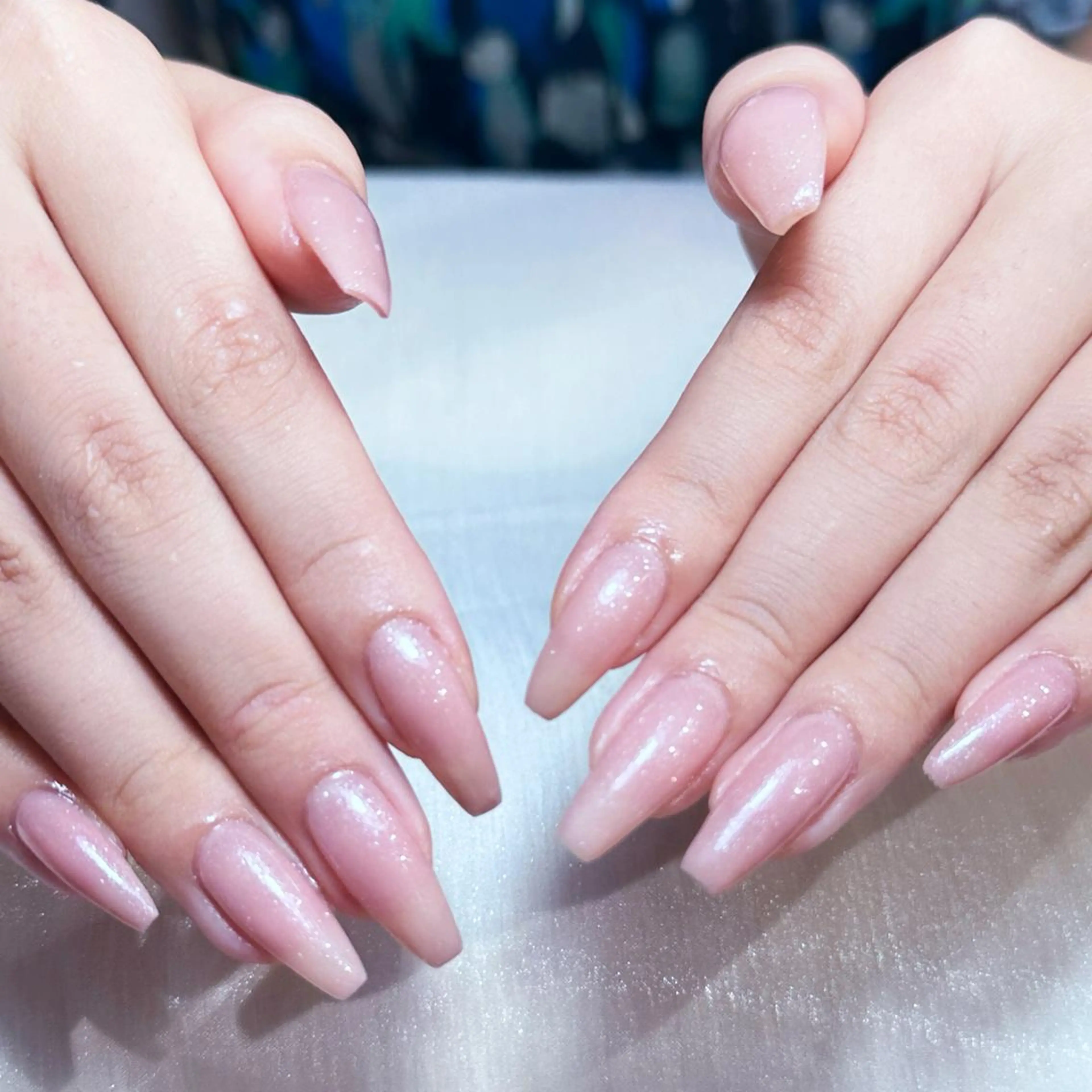 ネイル アートネイル オーロラネイル ガーリー キラキラネイル 韓国ネイル Leah 💅のネイルデザイン