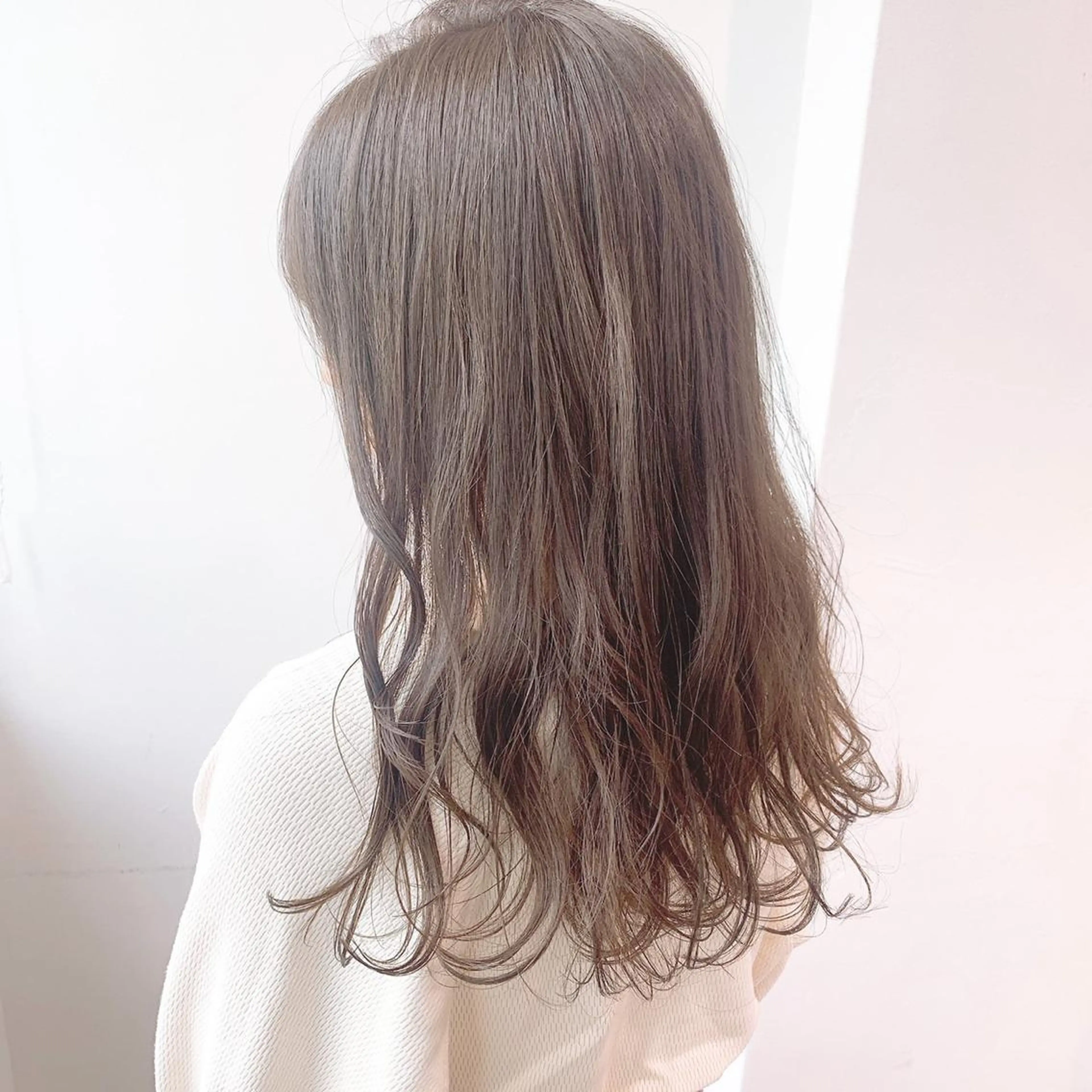 ロング カラー ⛄️冬の透明感 カラー⛄️大西のヘアスタイル