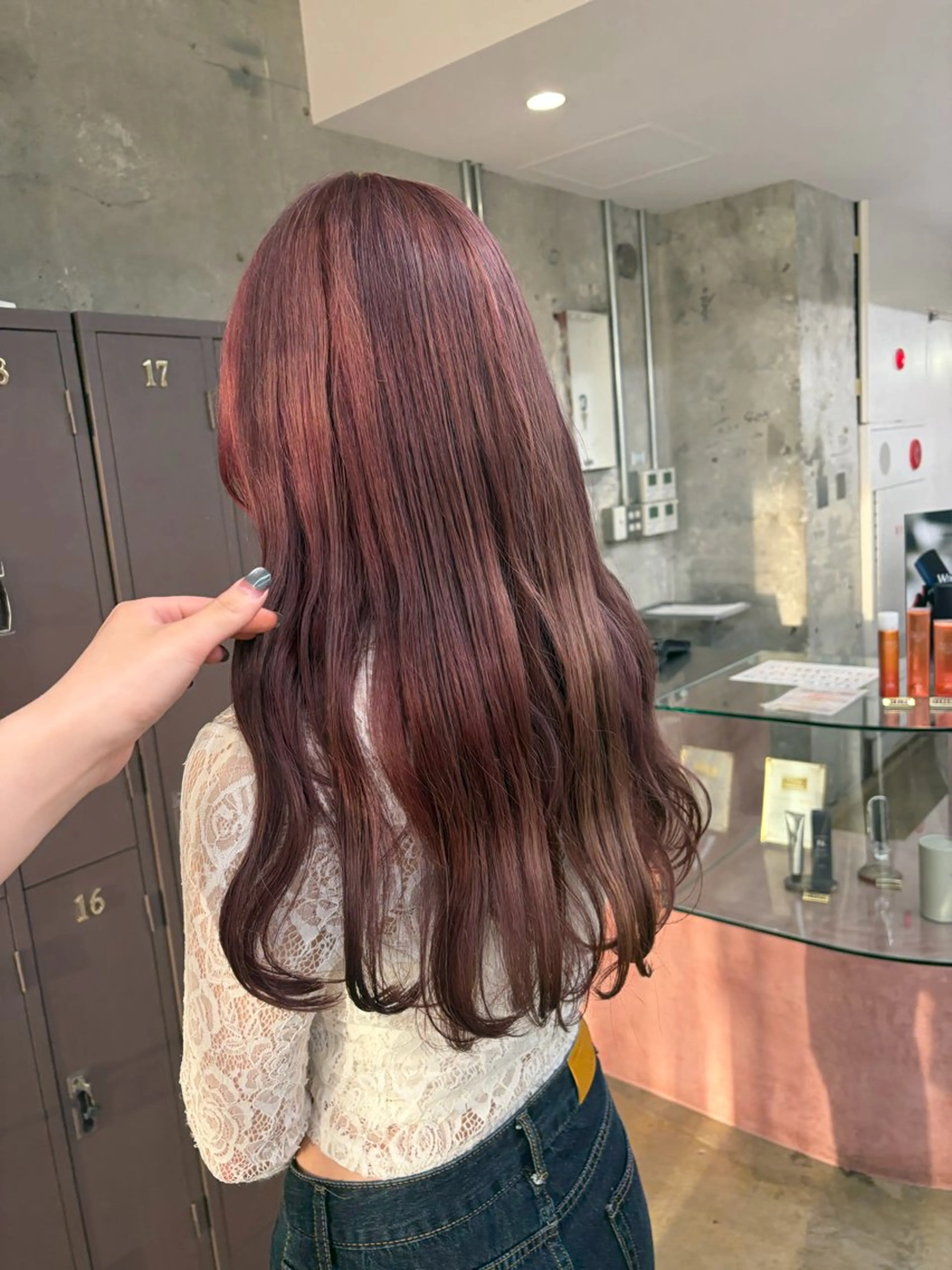 ロング カット ヘアカラー トリートメント 鈴木瑛里／ブロンド ベージュ／男女のヘアスタイル