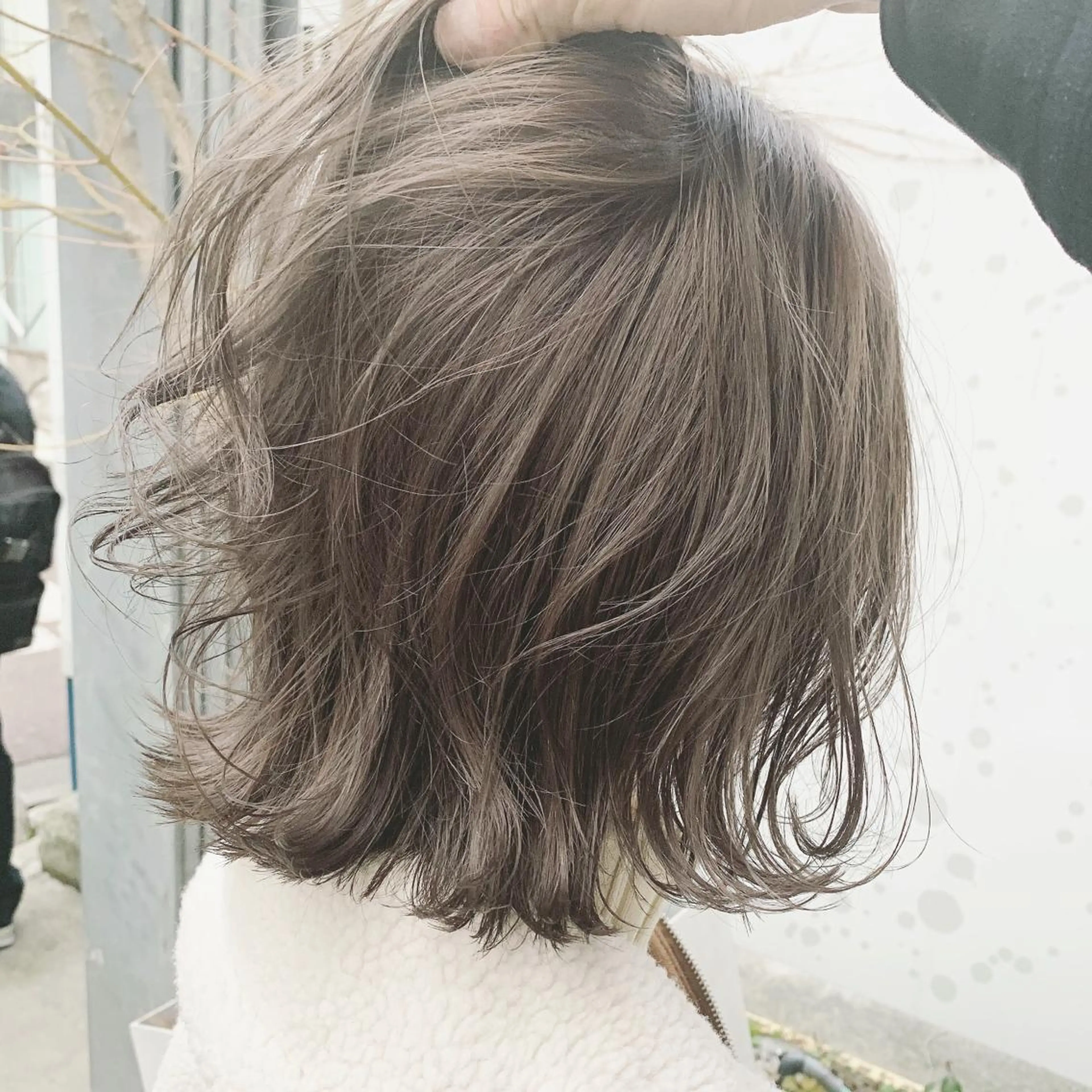 ロング カラー ネイル ヘアカラー トリートメント ハイトーンボブ 前田 表参道　グレージュのヘアスタイル