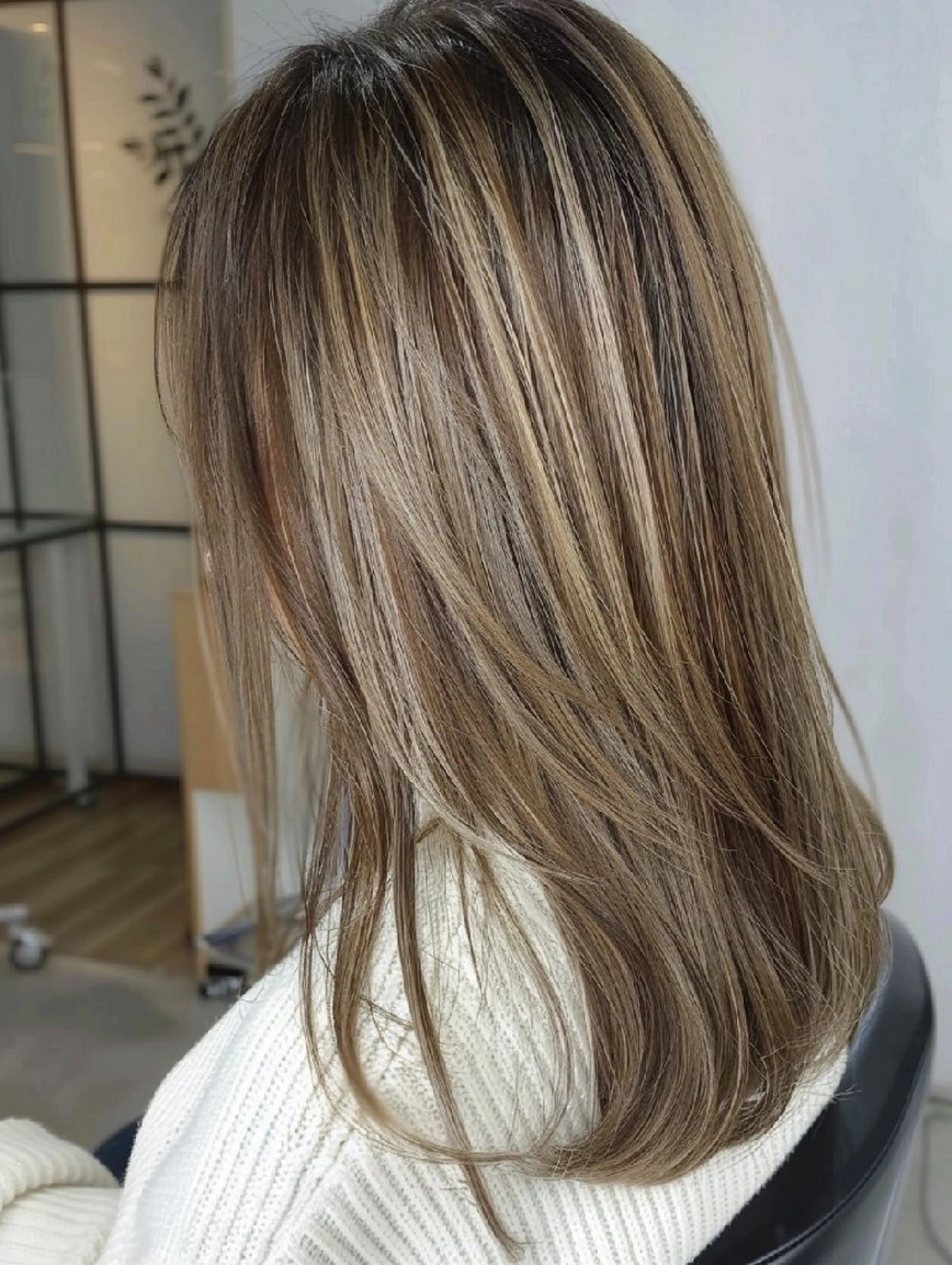 カラー 束感まつぱ🥑🤍 NATUKI🤍のヘアスタイル