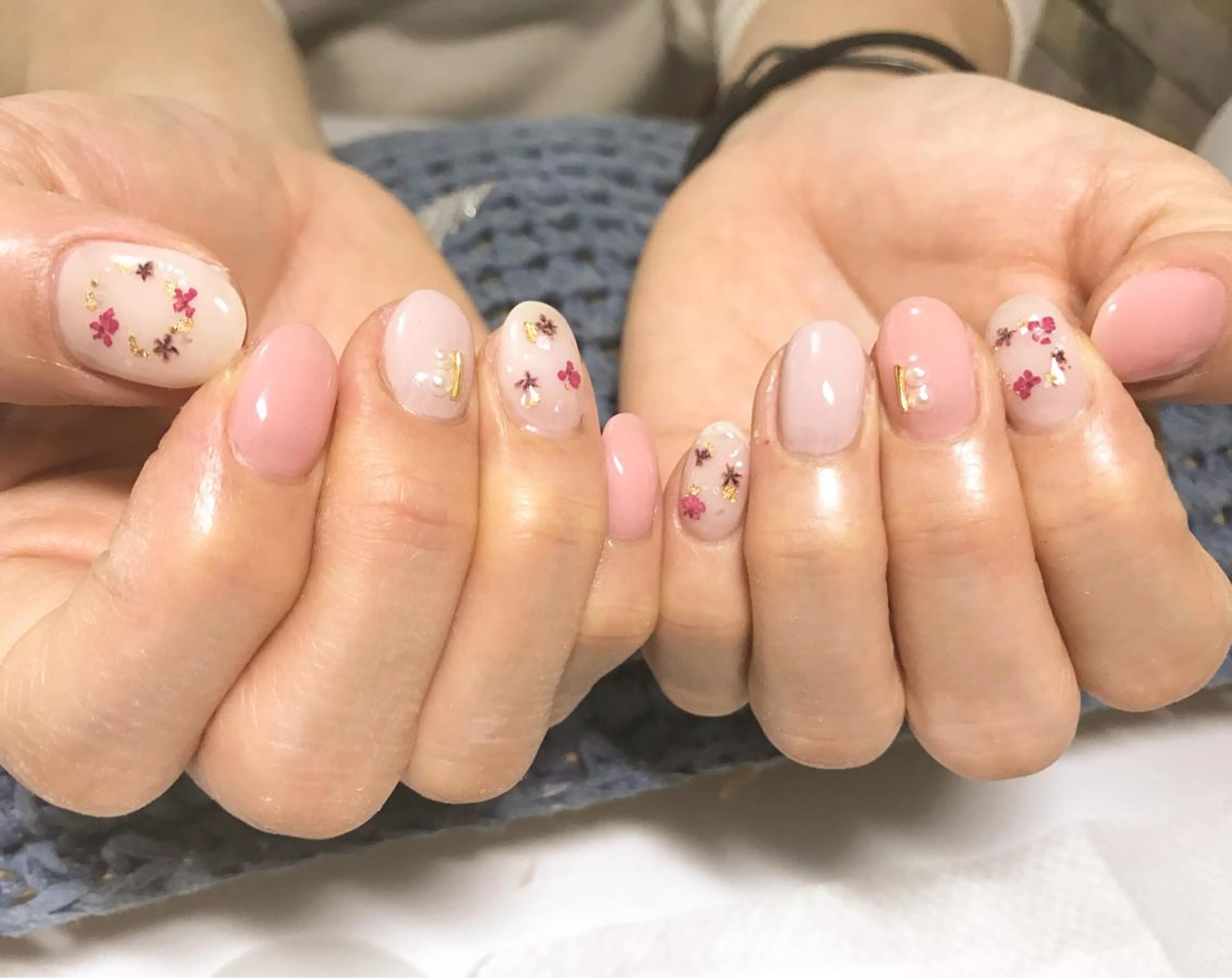 ネイル フットネイル ピンク シンプルネイル 春ネイル ホワイト nail fufla ♡yamane♡のネイルデザイン