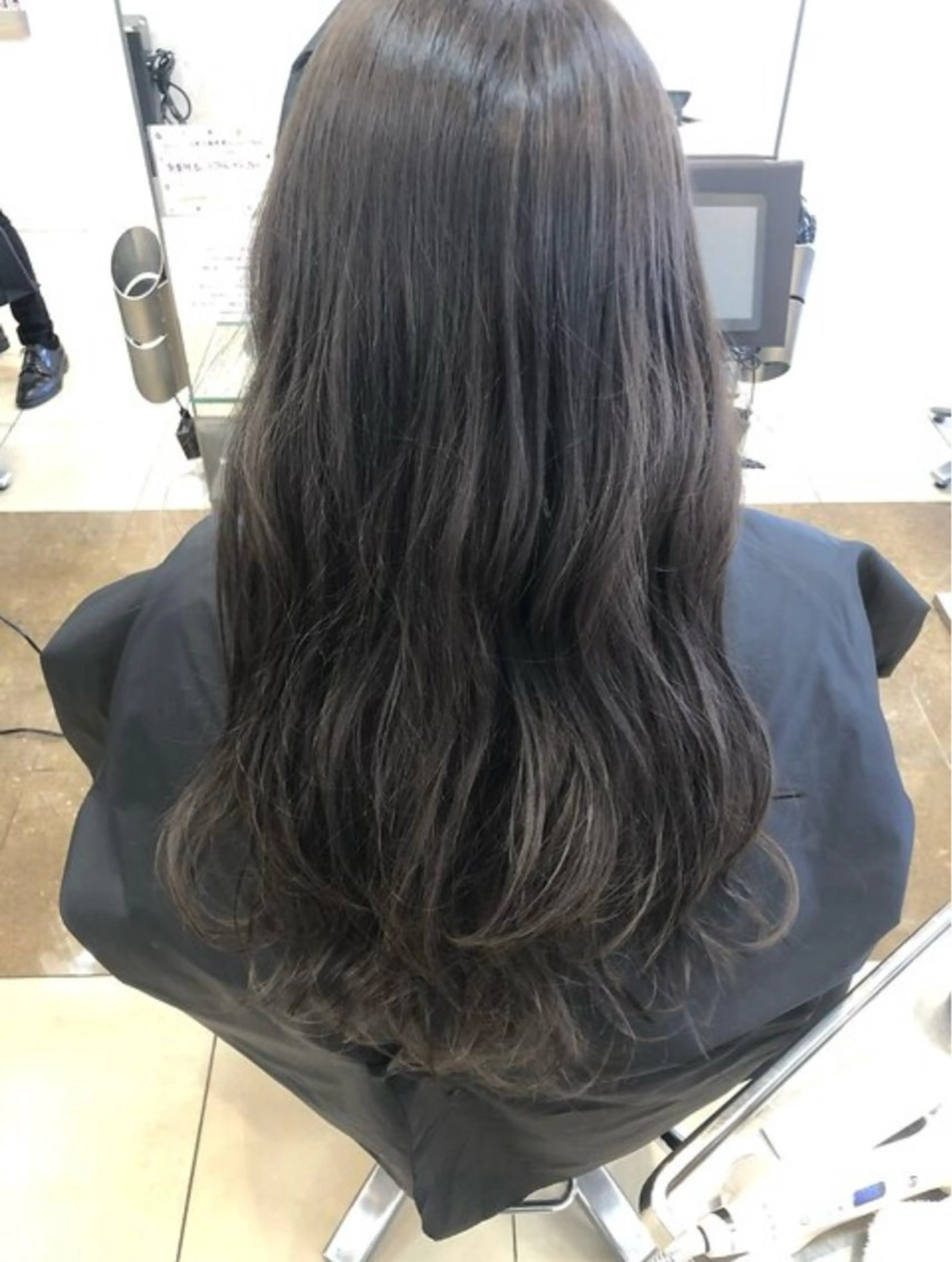 カラー 栗田 あかねのヘアスタイル