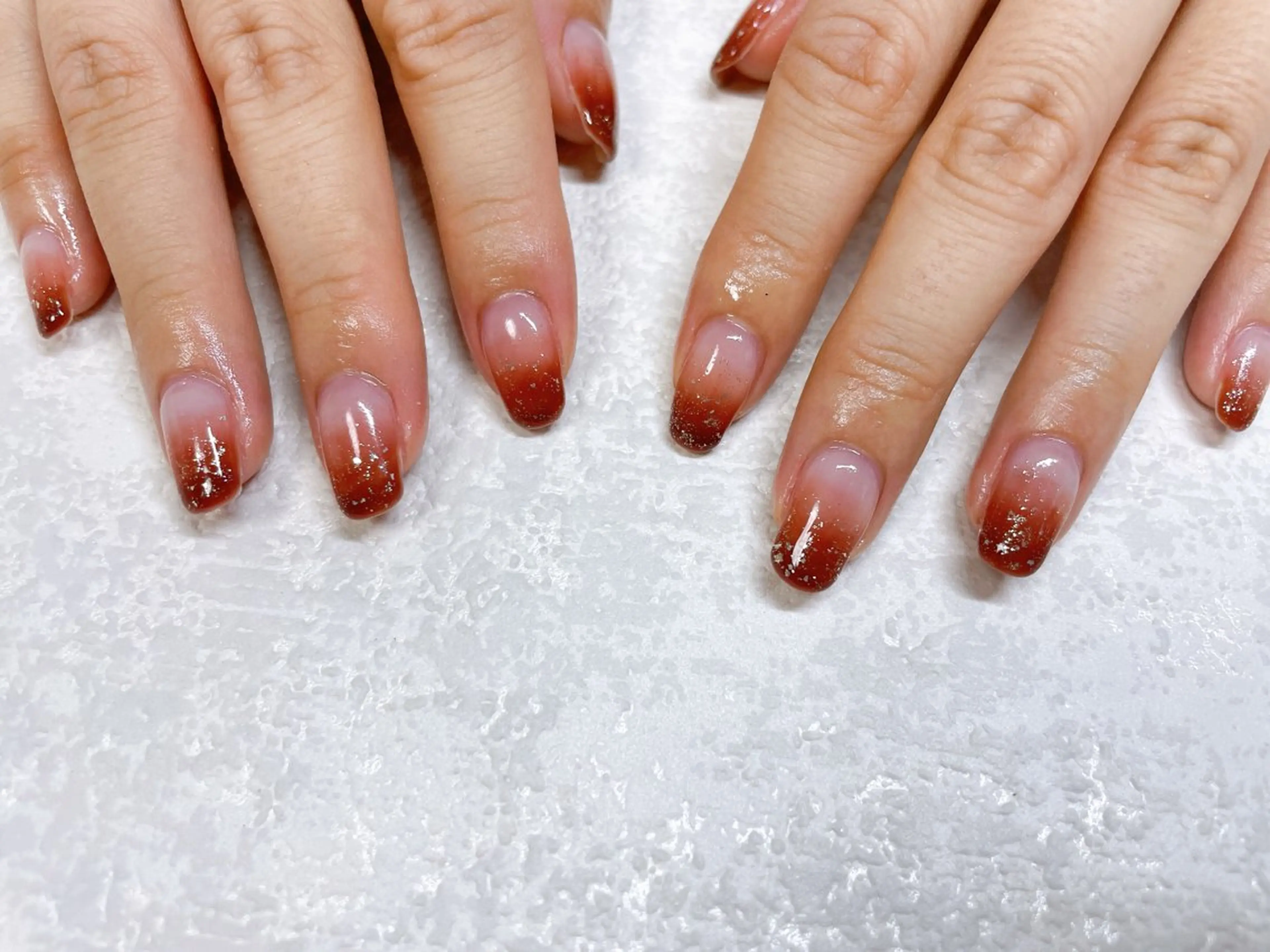 ネイル オーロラネイル フットネイル フレンチネイル ジェルネイル グラデーション mogunail &blowのネイルデザイン