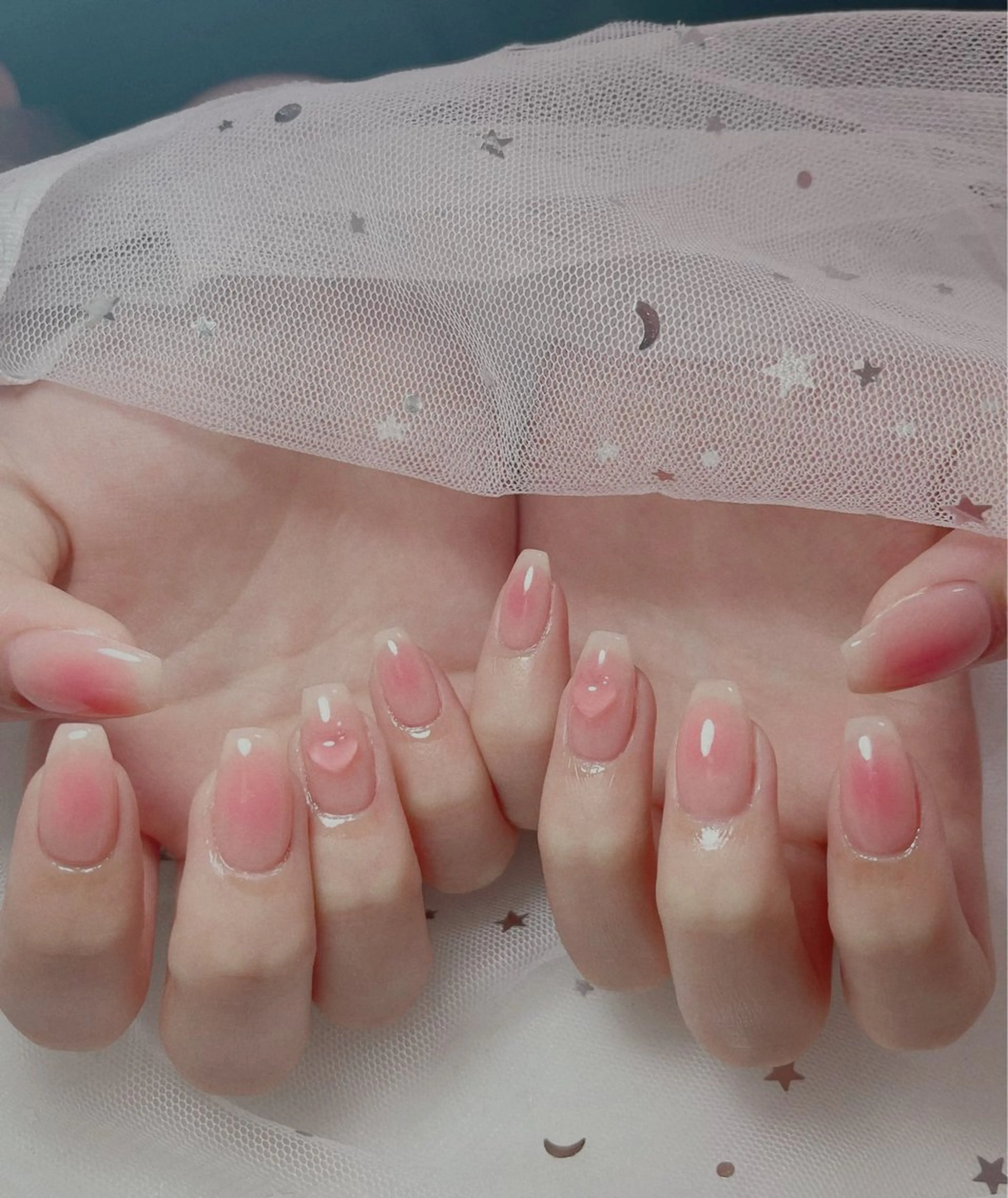 ネイル オーロラネイル 長さ出し フットネイル 韓国ネイル ラメ(グリッター) ハンドネイル 👍thumbs up nail👍のネイルデザイン