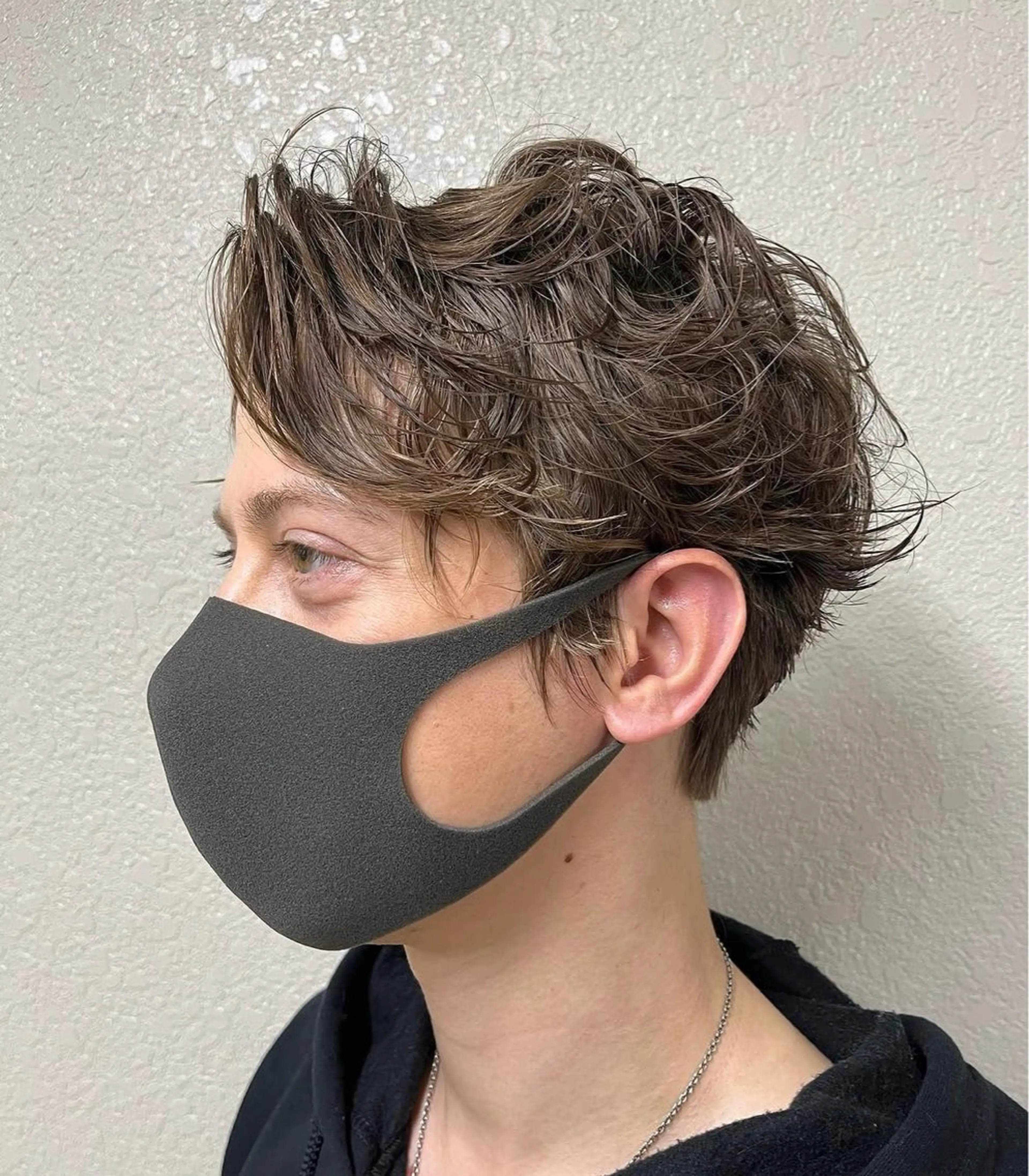 ショート カラー パーマ アッシュ ブリーチ くせ毛 外国人風カラー 小林 拓望のヘアスタイル