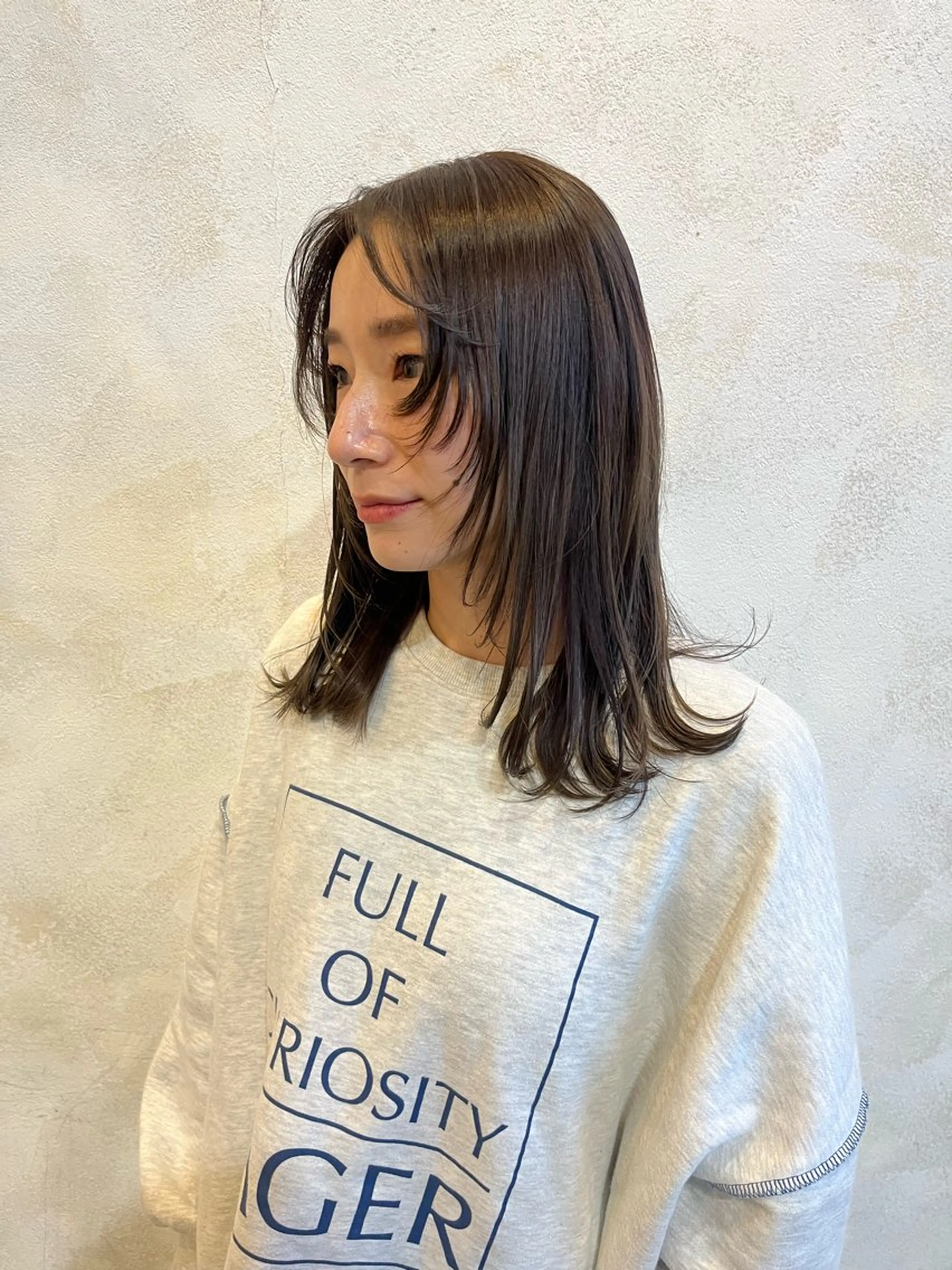 セミロング 透明感カラー人気 ナンバーワンMIYUのヘアスタイル