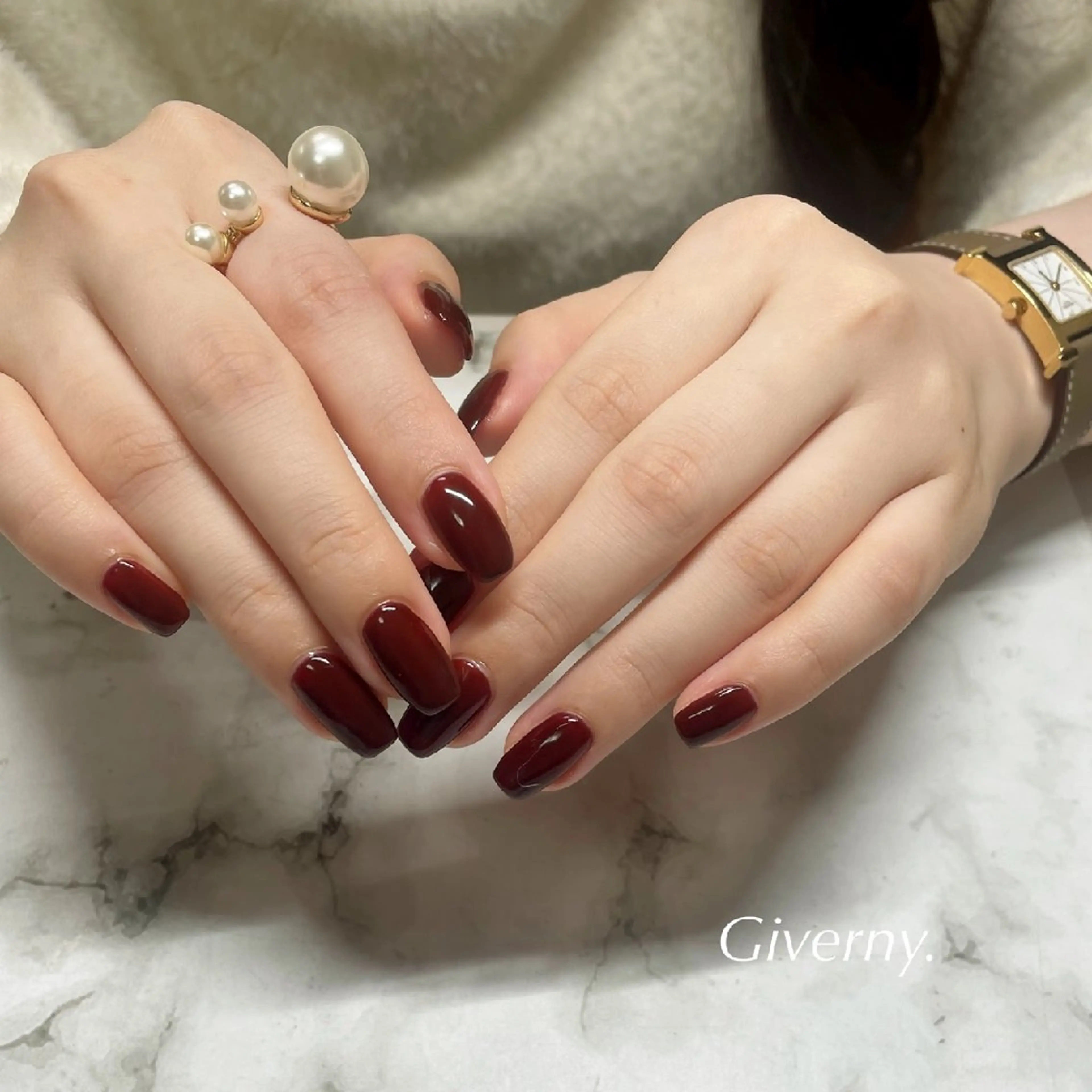 ネイル ボルドー ワンカラーネイル 冬ネイル ハンドネイル Giverny .のネイルデザイン