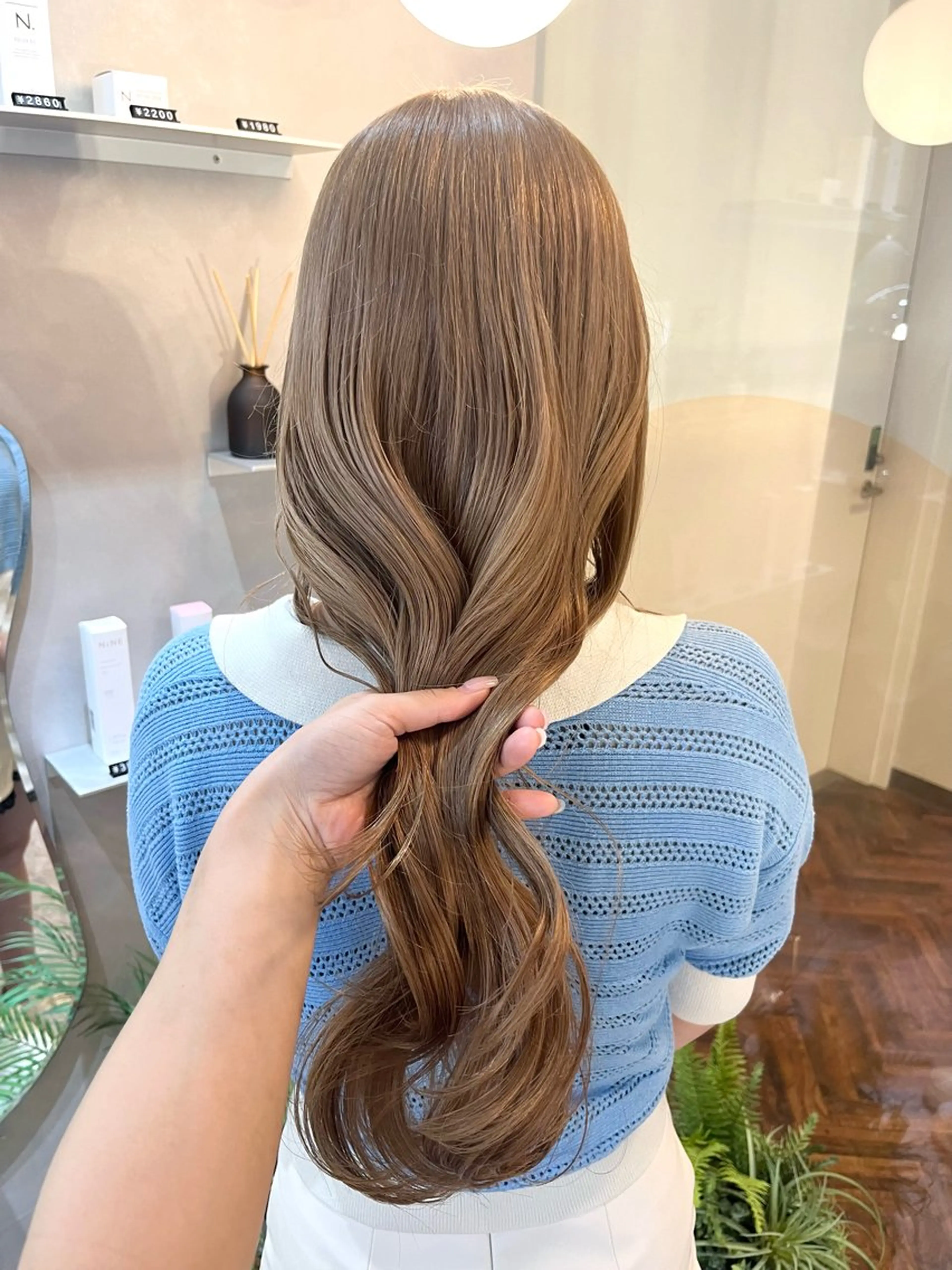 ロング カラー このか🕊️ベージュ /グレージュ/カットのヘアスタイル