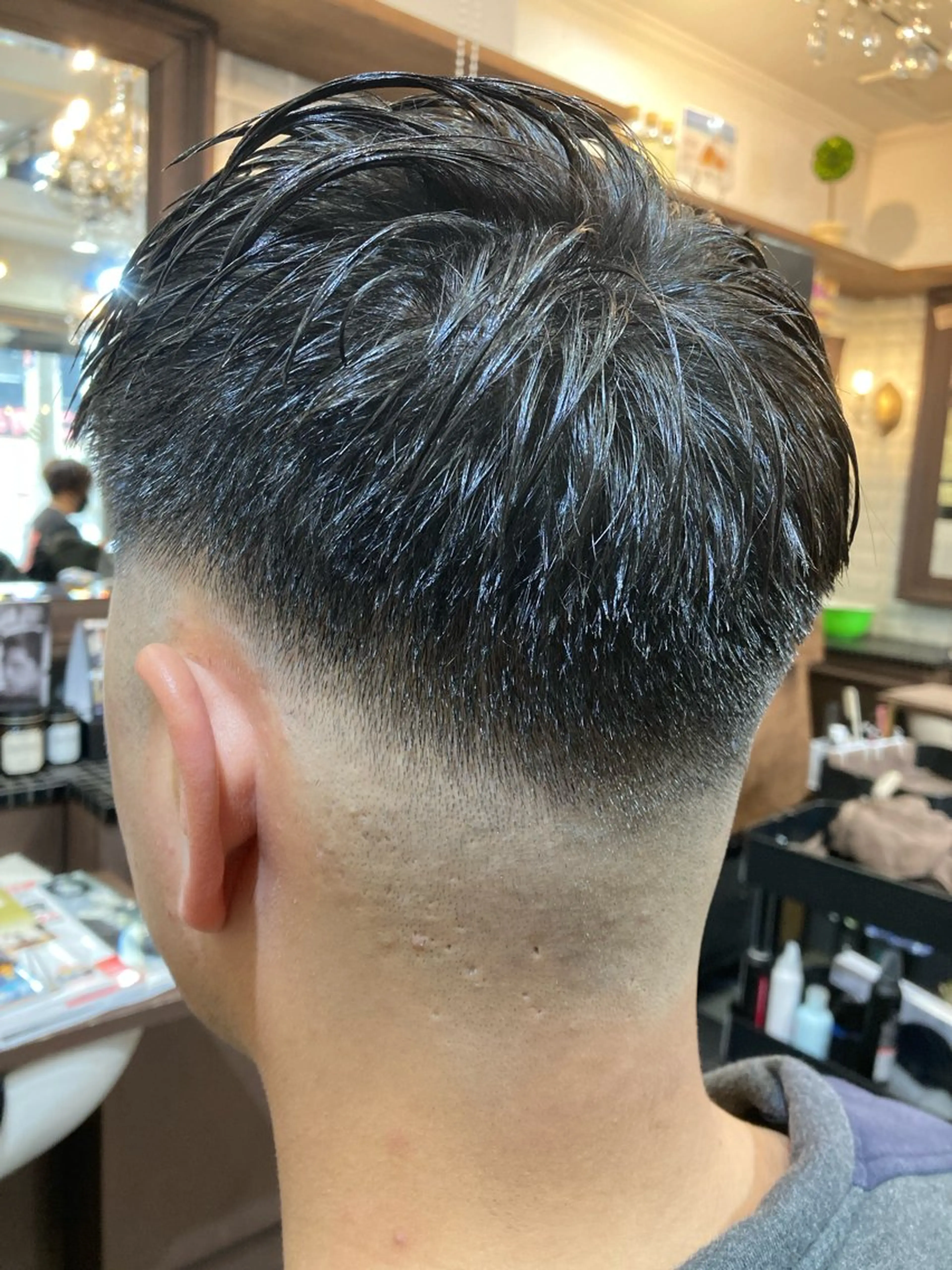 ショート メンズ フェードカット メンズハイライト メンズメッシュ メンズパーマ スキンフェード ルピナス中田店長 山口大地のヘアスタイル