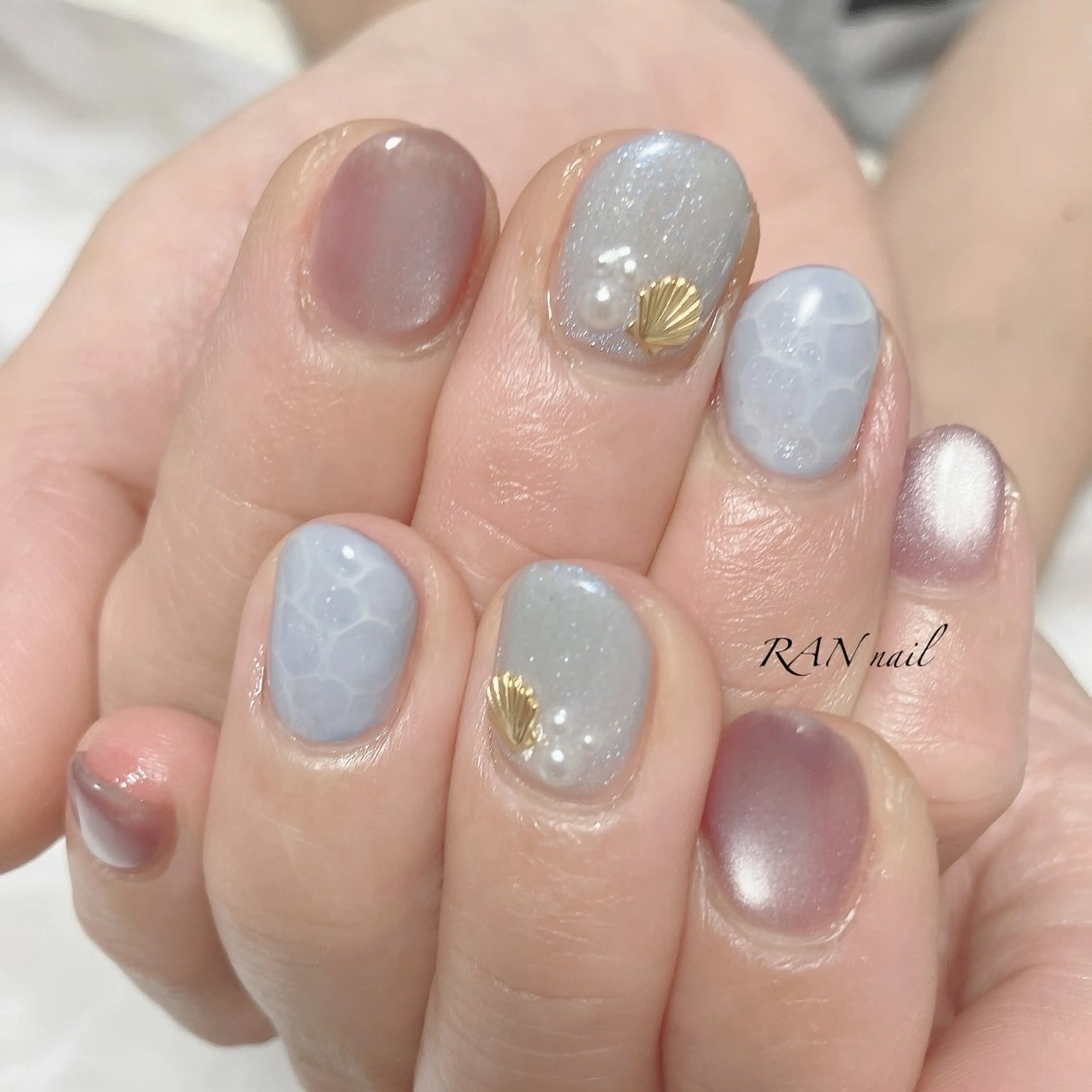 ネイル ジェルネイル キラキラネイル マグネットネイル パラジェル 夏ネイル ハンドネイル フットネイル RAN nailのネイルデザイン