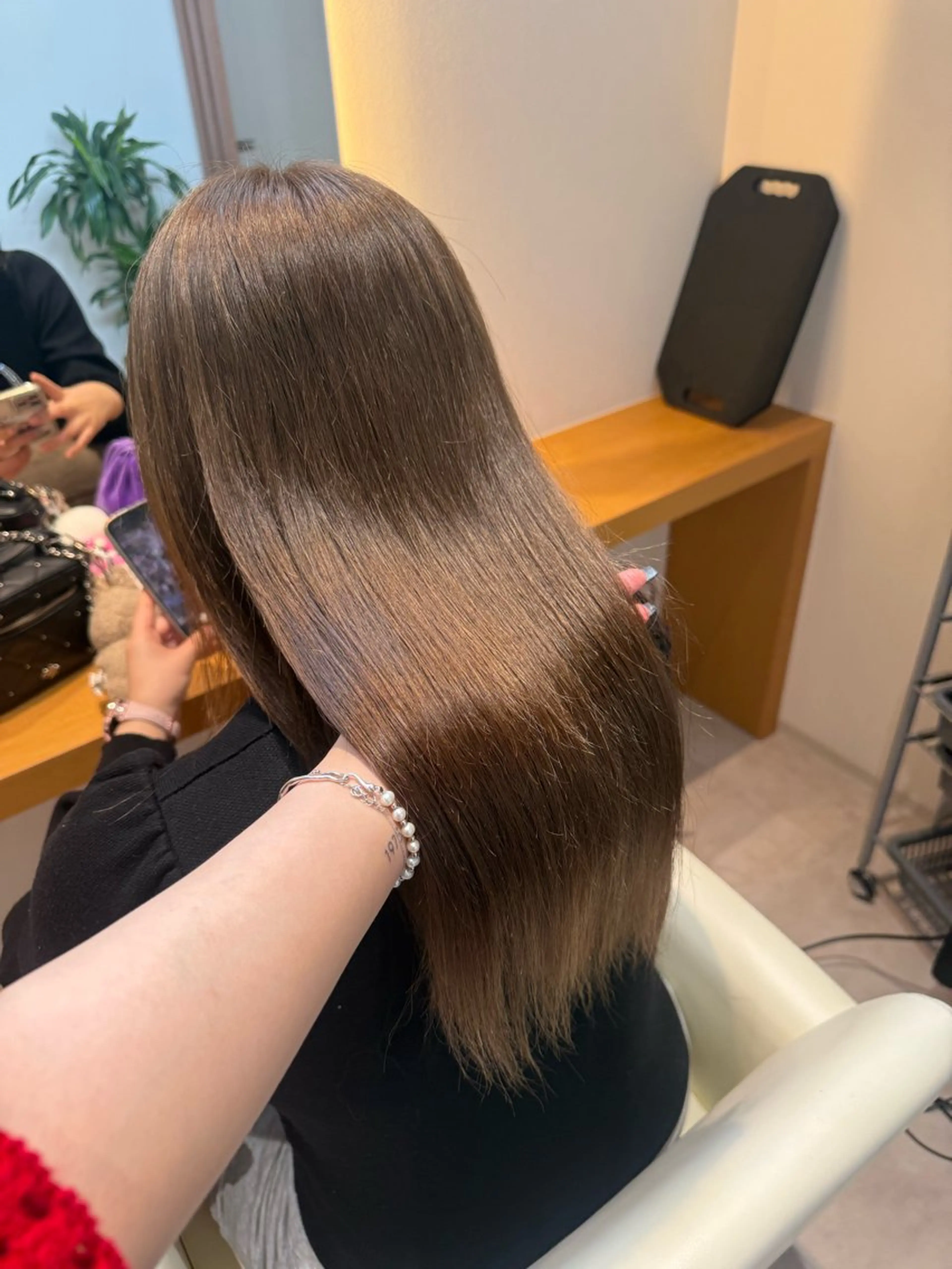 ロング カラー ベージュカラー ヘアカラー トリートメント yana /ブリーチモデルのヘアスタイル