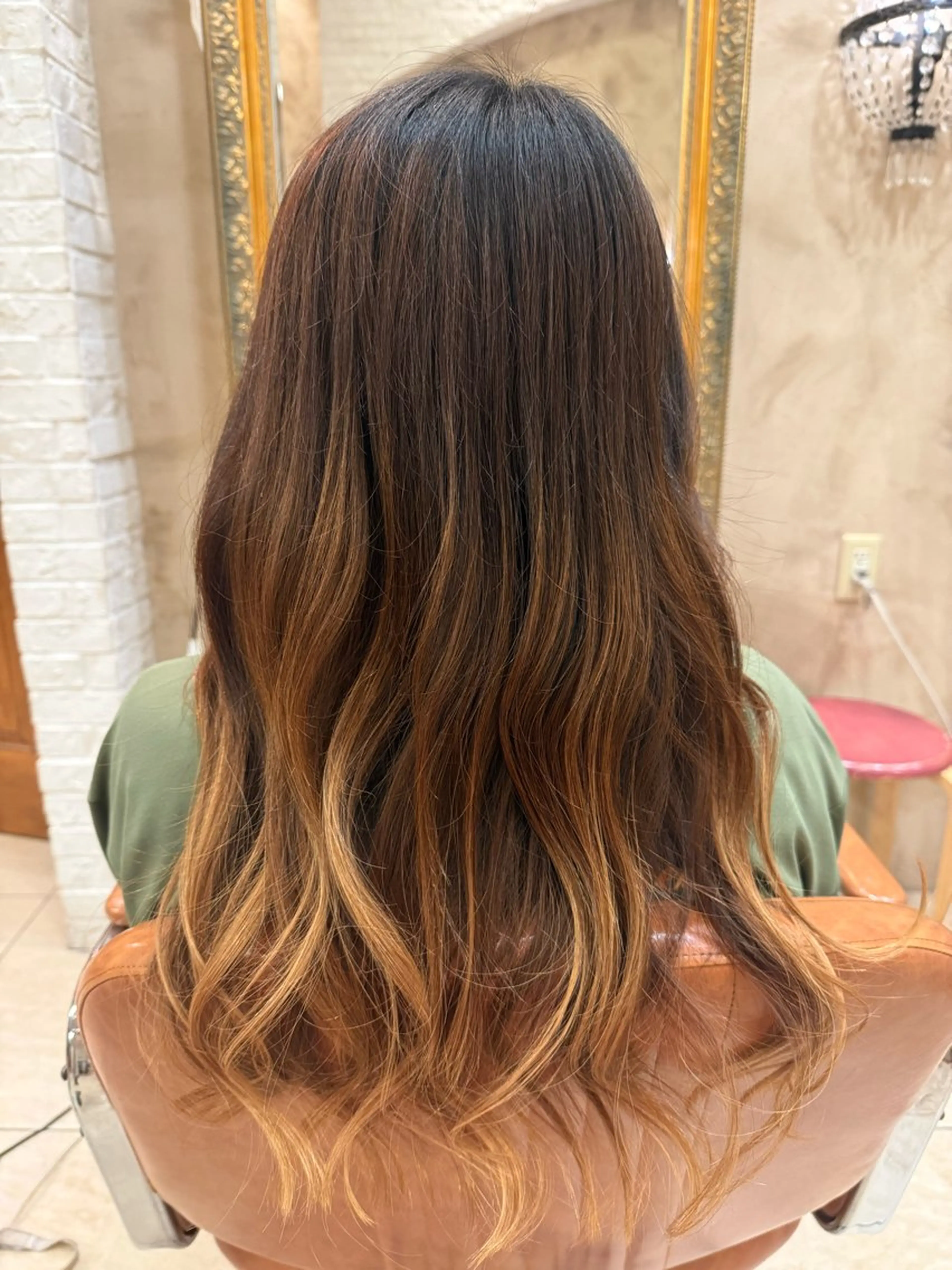 ロング 亀井 美里のヘアスタイル