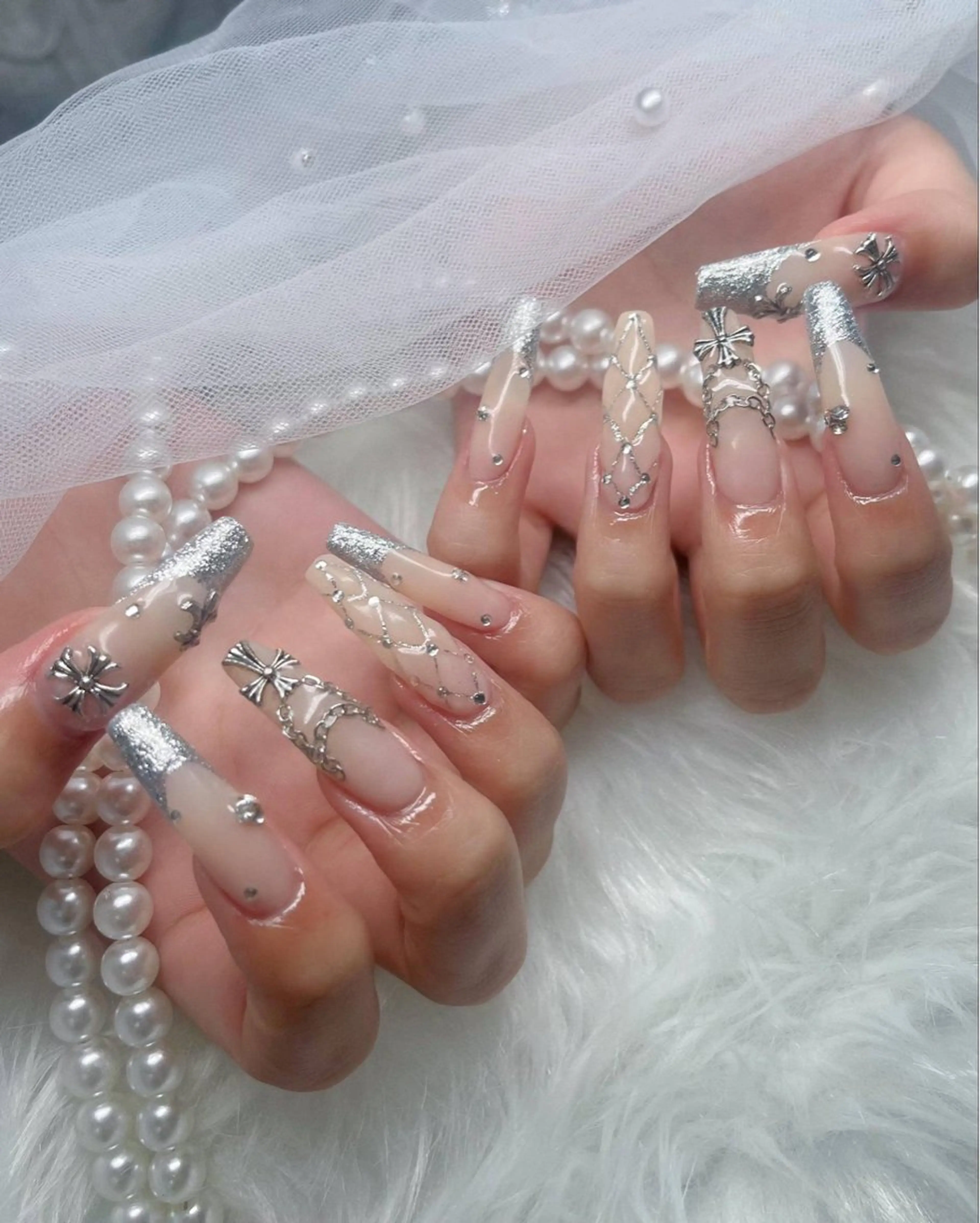 ネイル オーロラネイル フレンチネイル ジェルネイル ハロウィン キラキラネイル H.baby Nail Salonのネイルデザイン