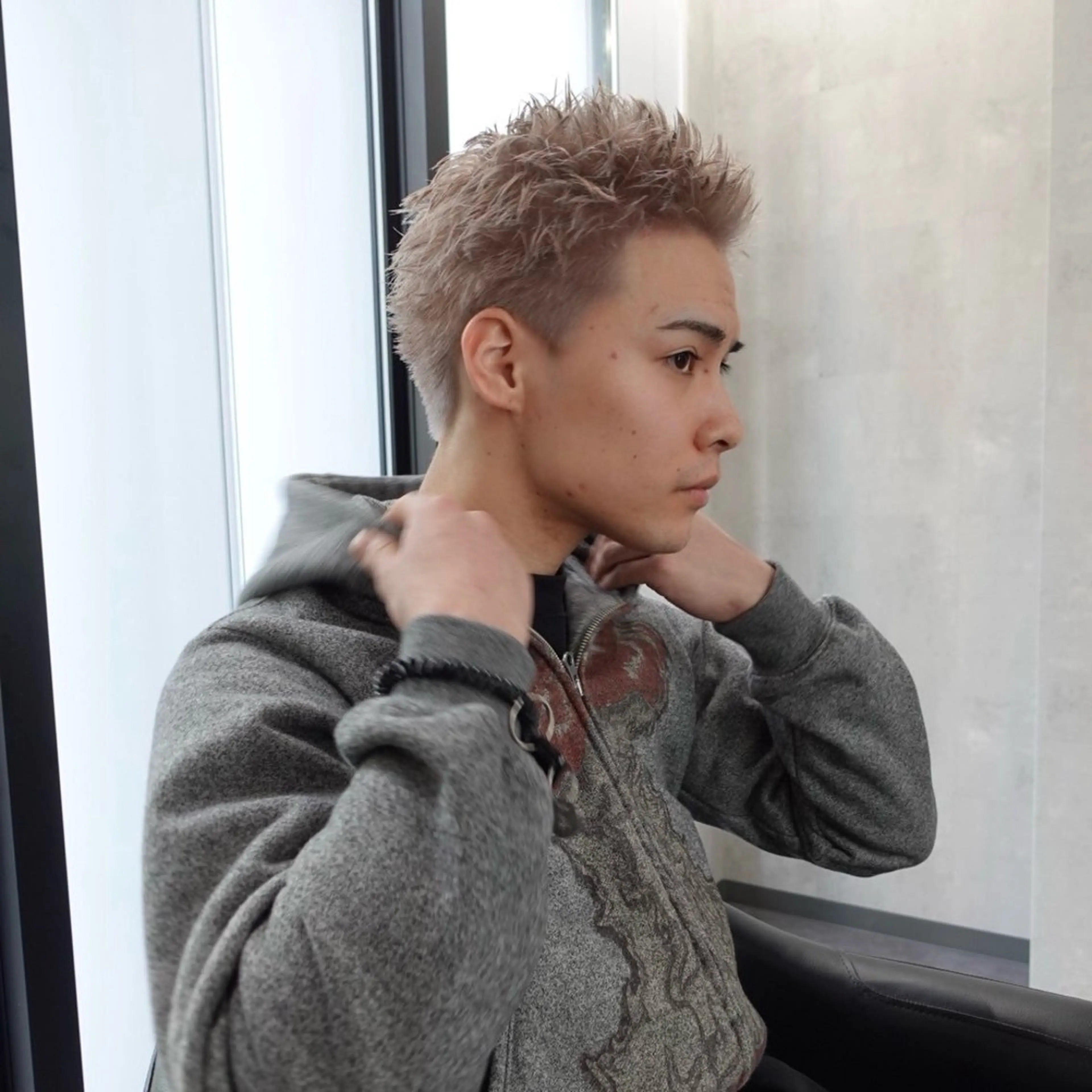ショート カラー メンズ スパイキーショート 刈り上げ ブロンド ホワイトブロンド ショートヘア カット ヘアカラー トリートメント スパイキーショート/ 短髪/渋谷/kiyoのヘアスタイル