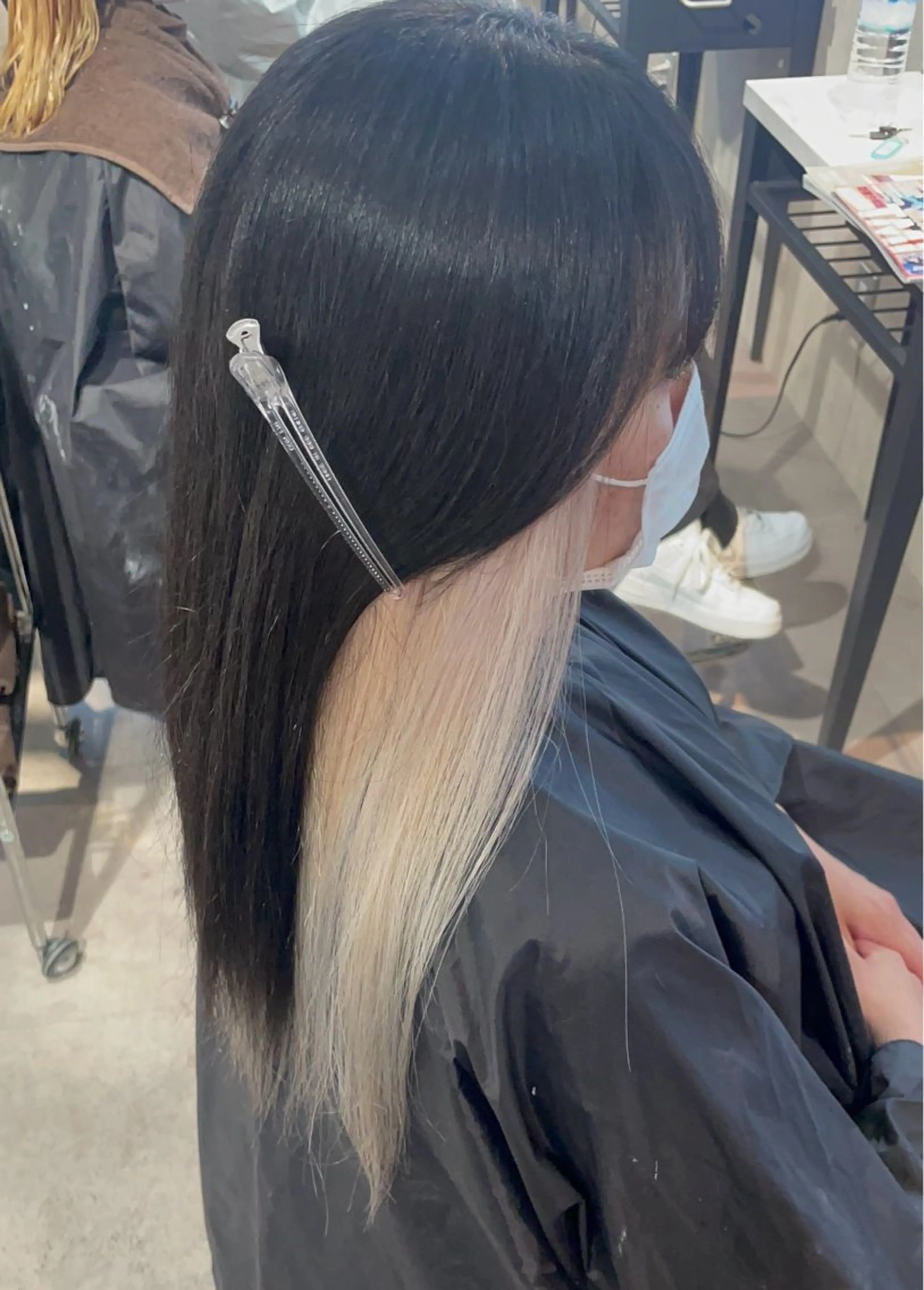 ロング カラー ハイトーン YONIのヘアスタイル