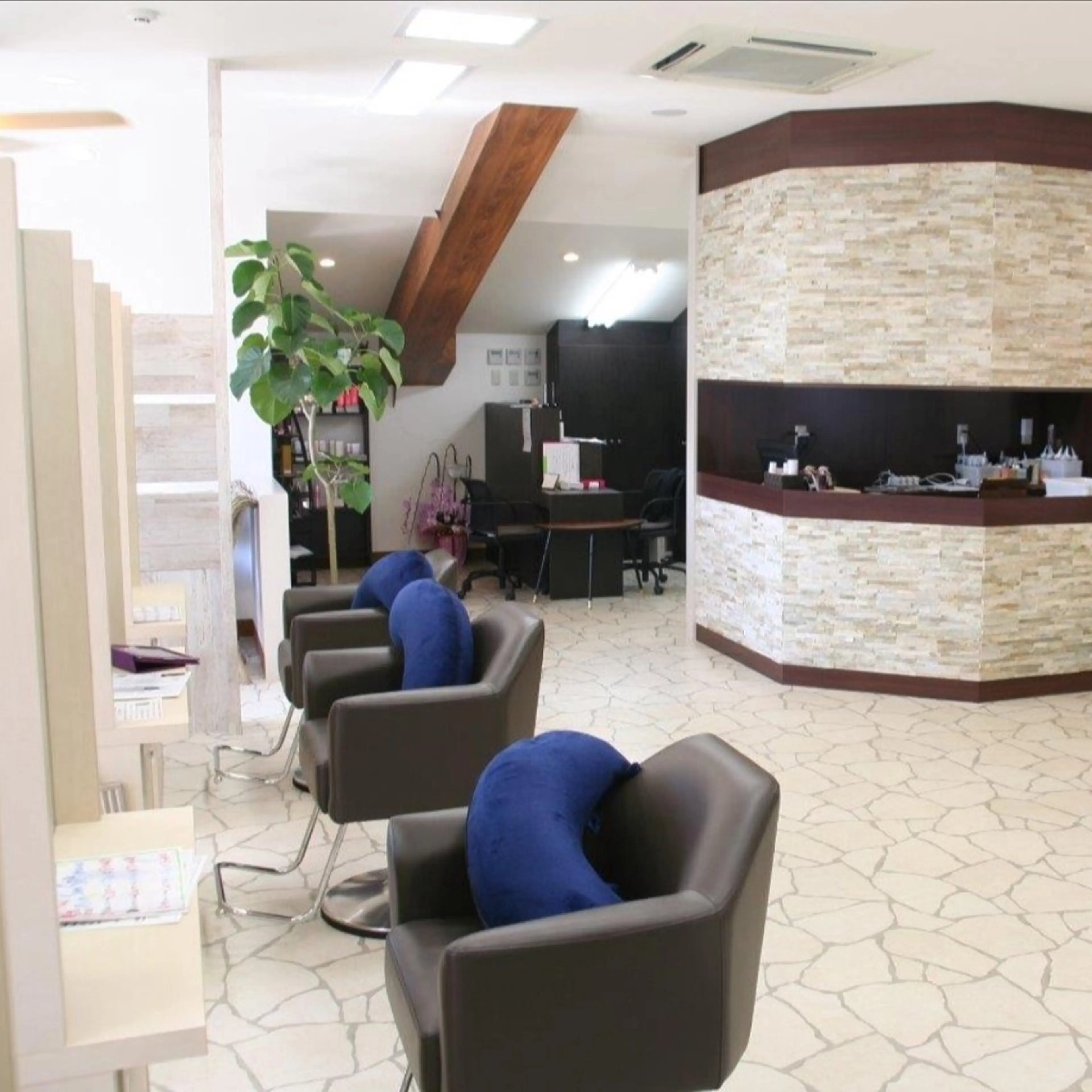 あさみ ／スパ・ケアニストのヘアスタイル