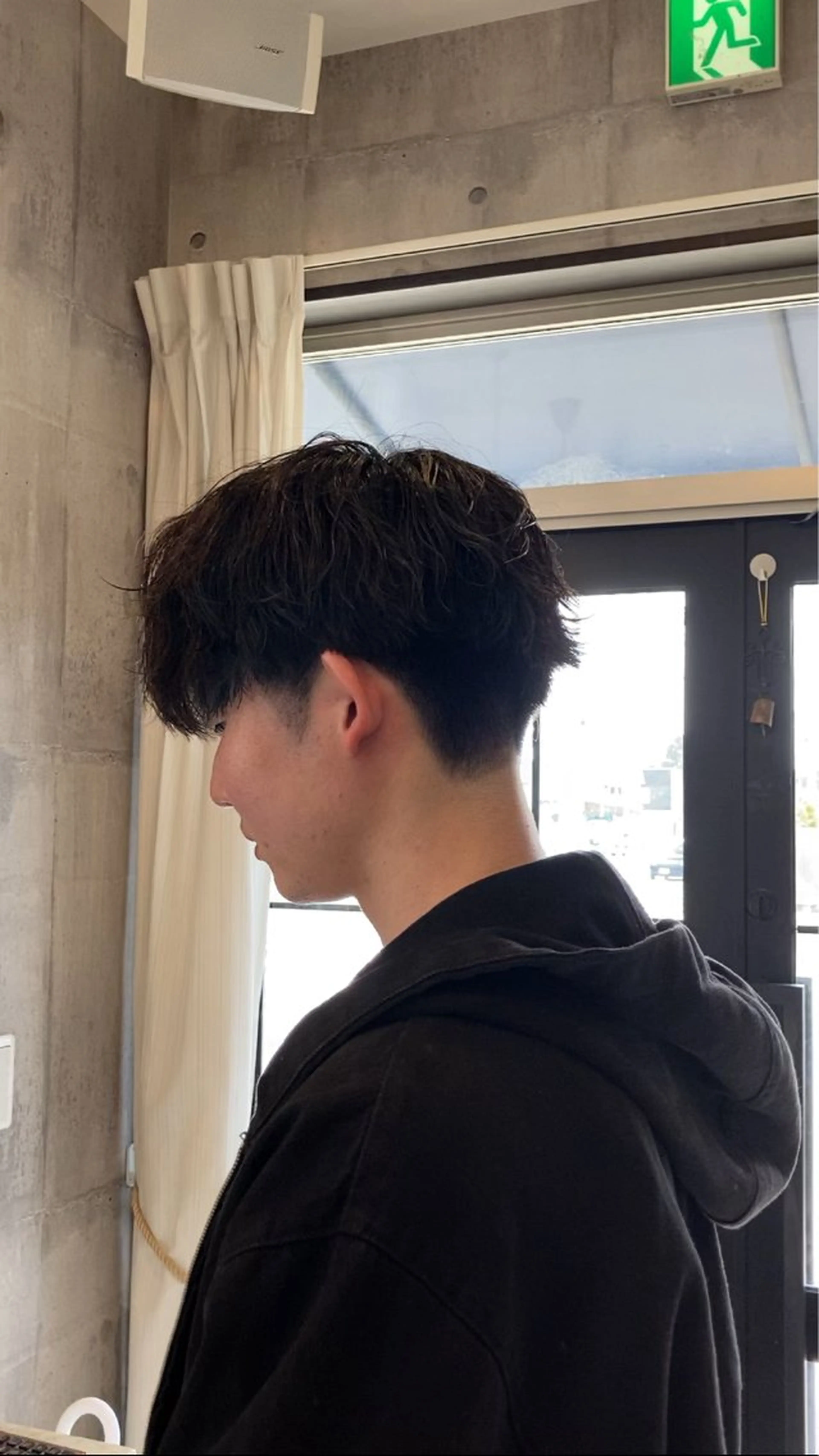 ミディアム パーマ メンズ 波巻きパーマ カット パーマ ハマノ ミユのヘアスタイル