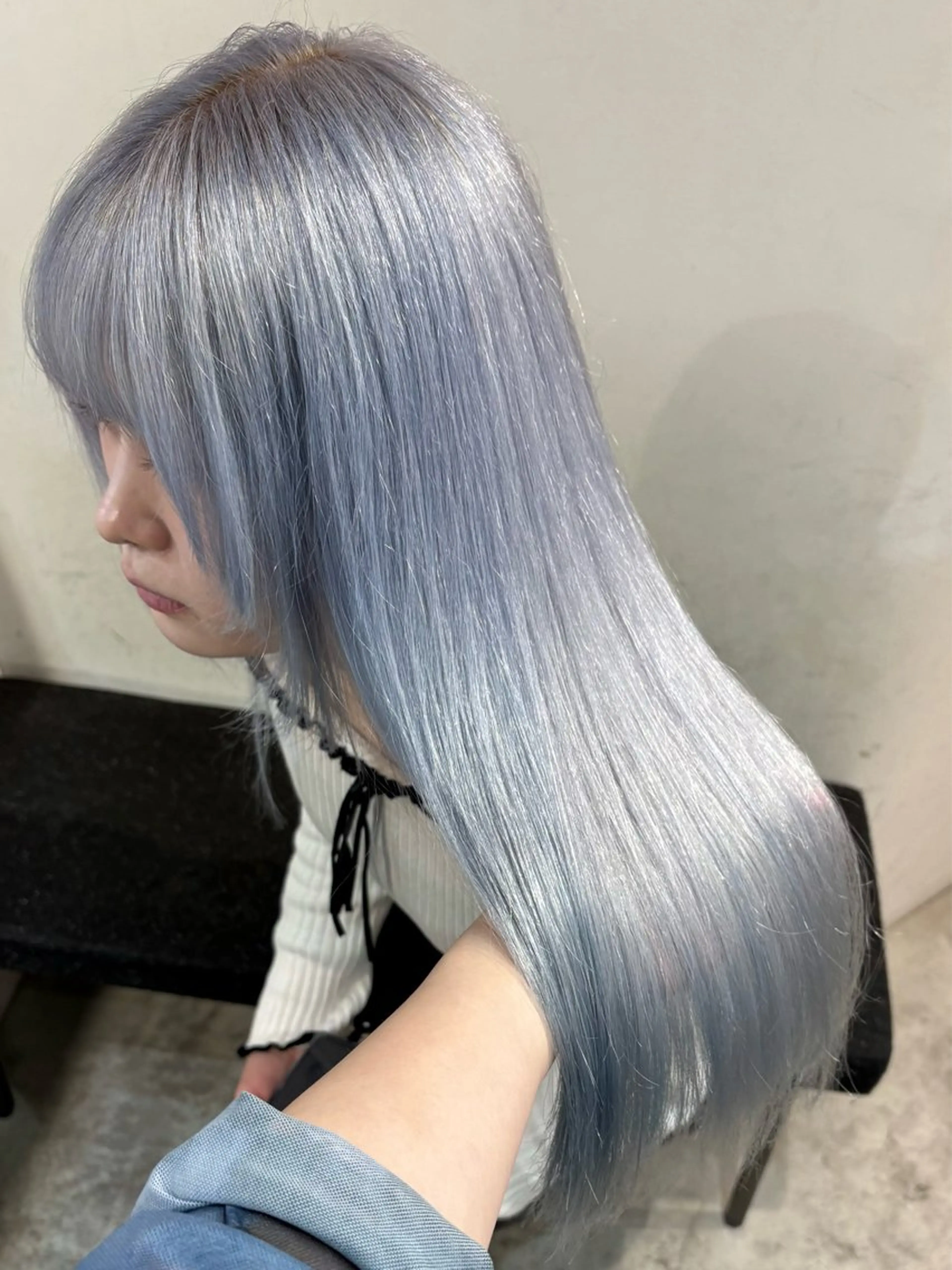セミロング カラー ヘアカラー 🫐寒色系カラー 🫐ヤマナカリリカのヘアスタイル