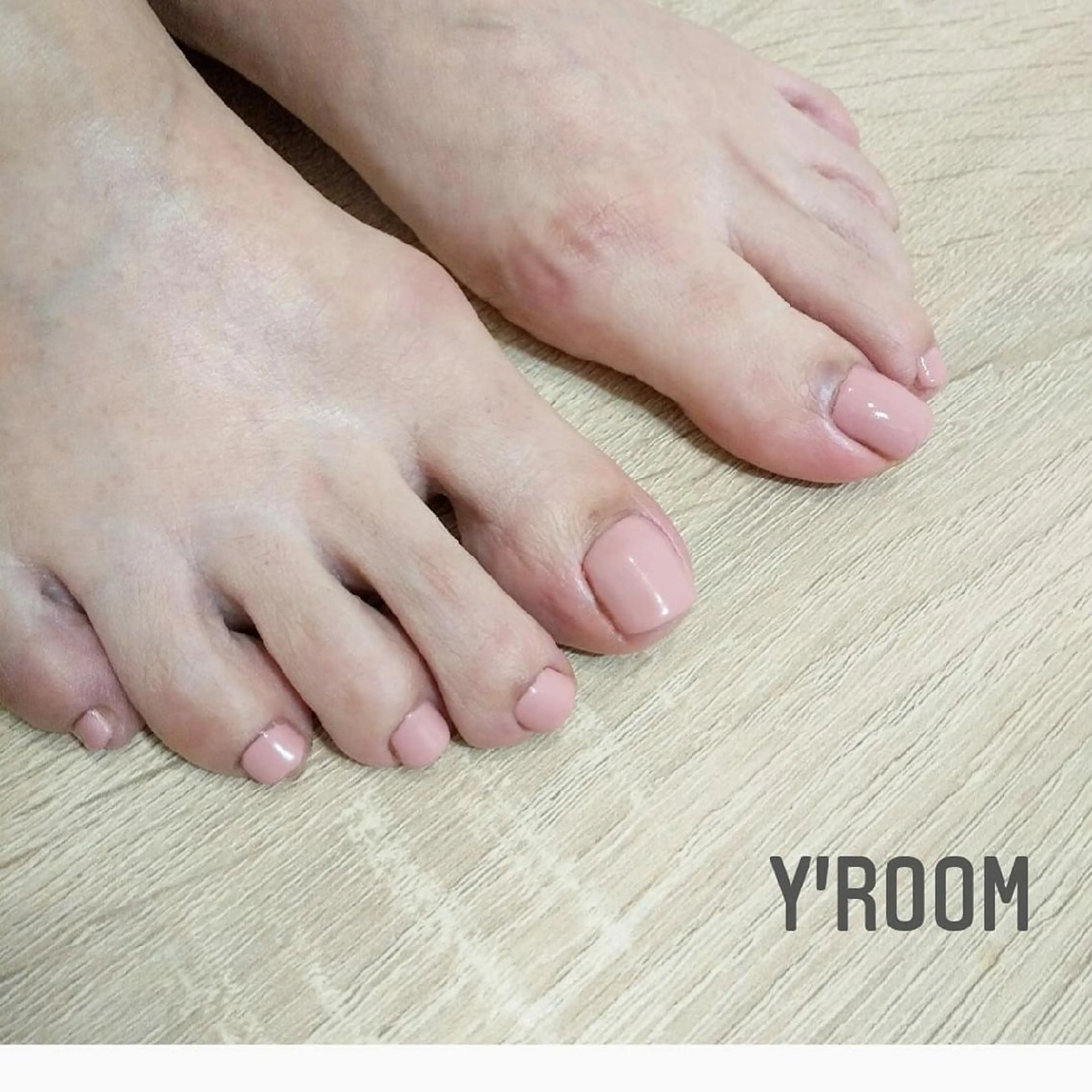 ネイル ジェルネイル ニュアンスネイル ワンカラーネイル パラジェル 夏ネイル フットネイル YUKA （ネイリスト）のネイルデザイン