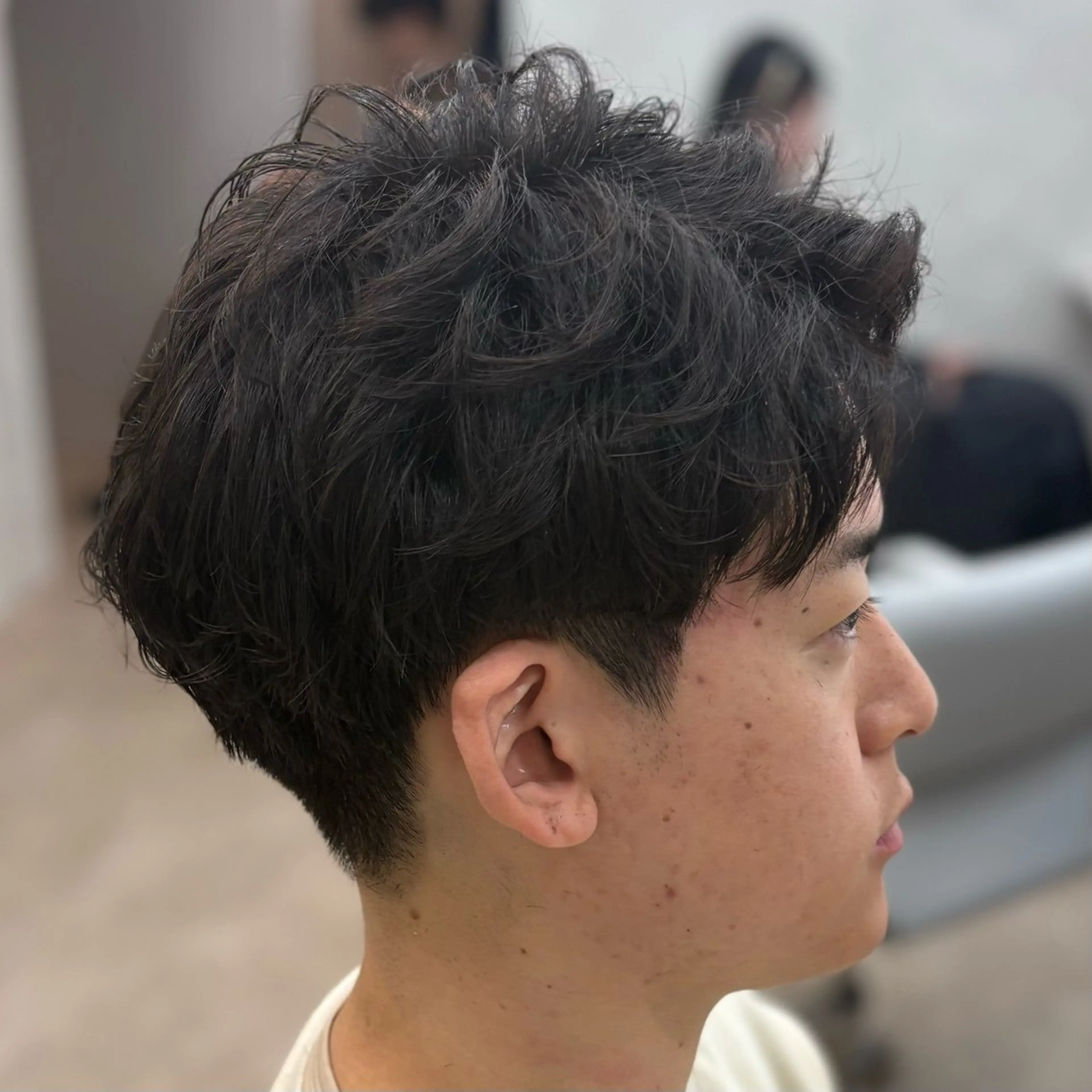 パーマ メンズ カット パーマ フェザーパーマ🦋 毛流れ🖤ayaneのヘアスタイル