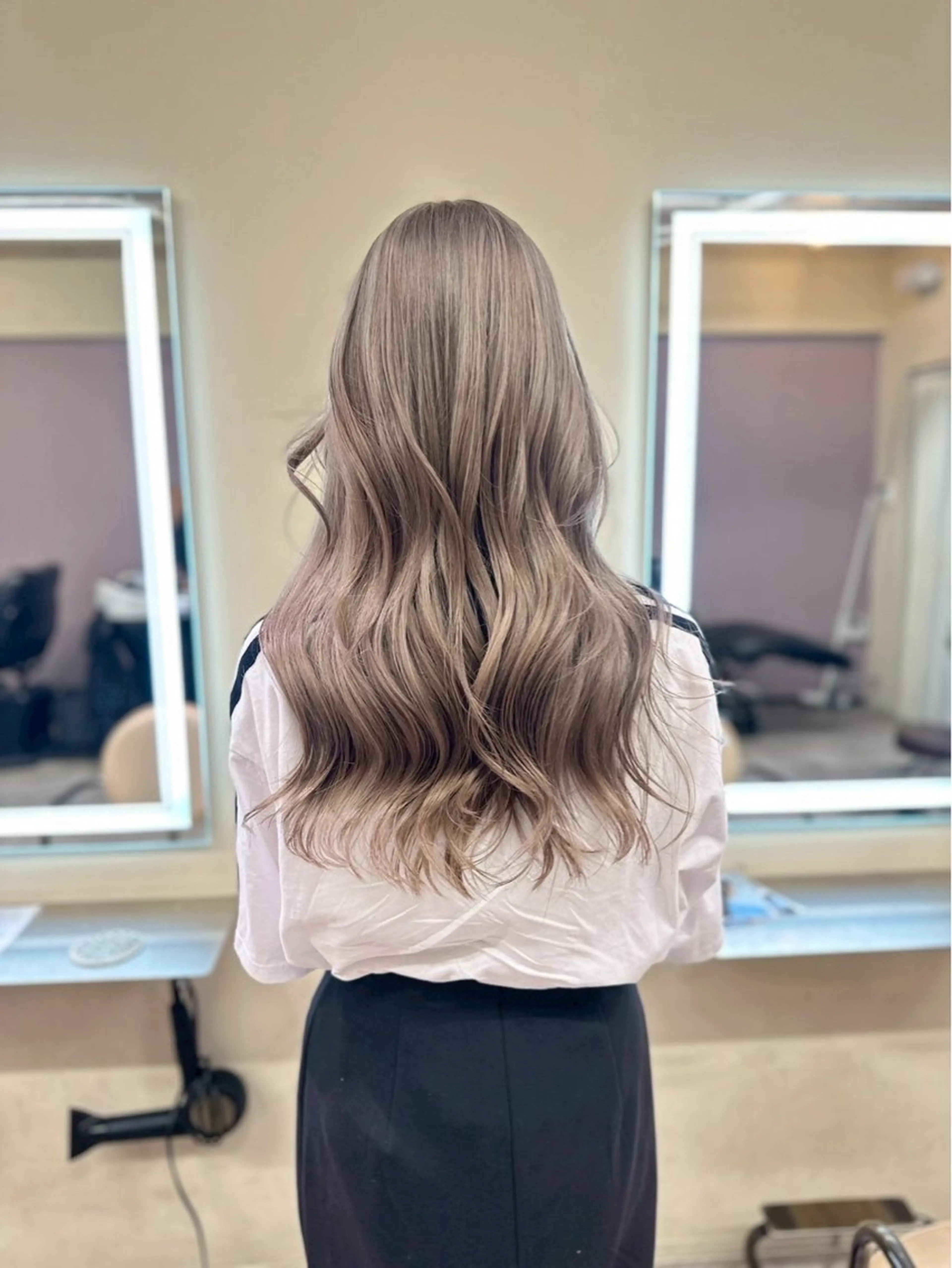 ロング カラー ヘアアレンジ ベージュカラー ミルクティーベージュ opus 店長大和 レイヤー/赤み消しのヘアスタイル